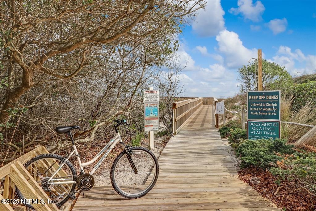 2101 BEACH WOOD Road