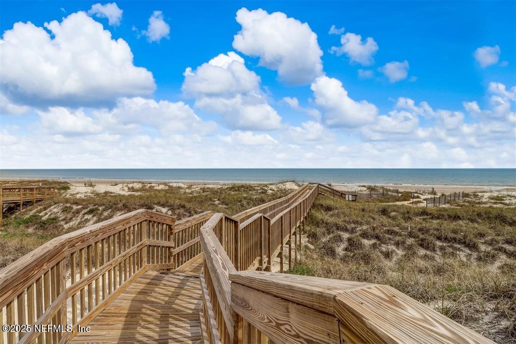 2101 BEACH WOOD Road
