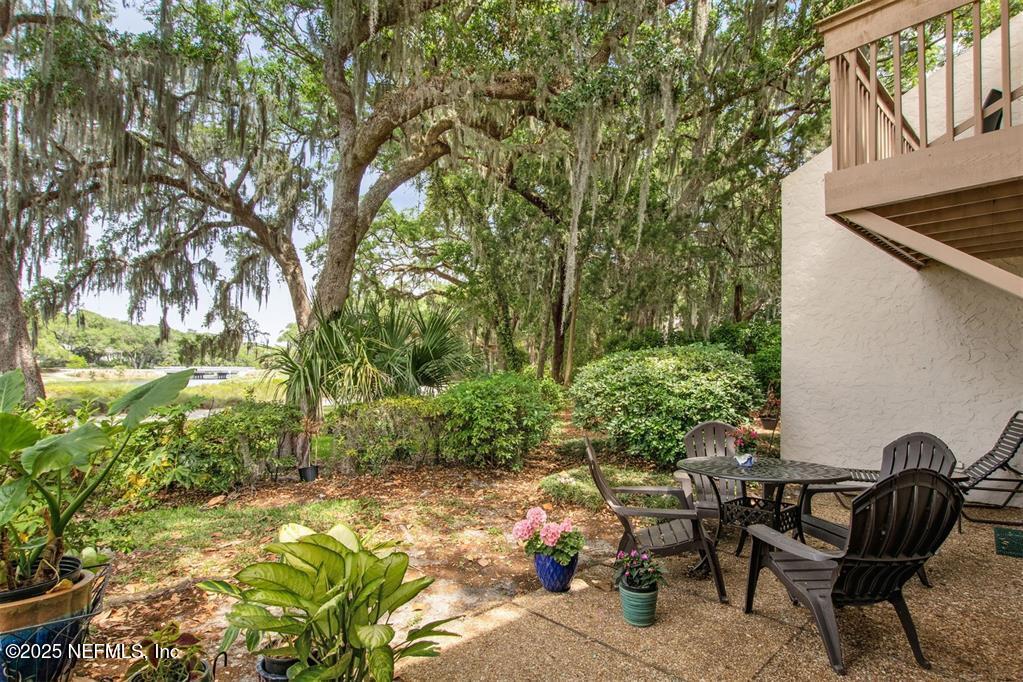 2101 BEACH WOOD Road