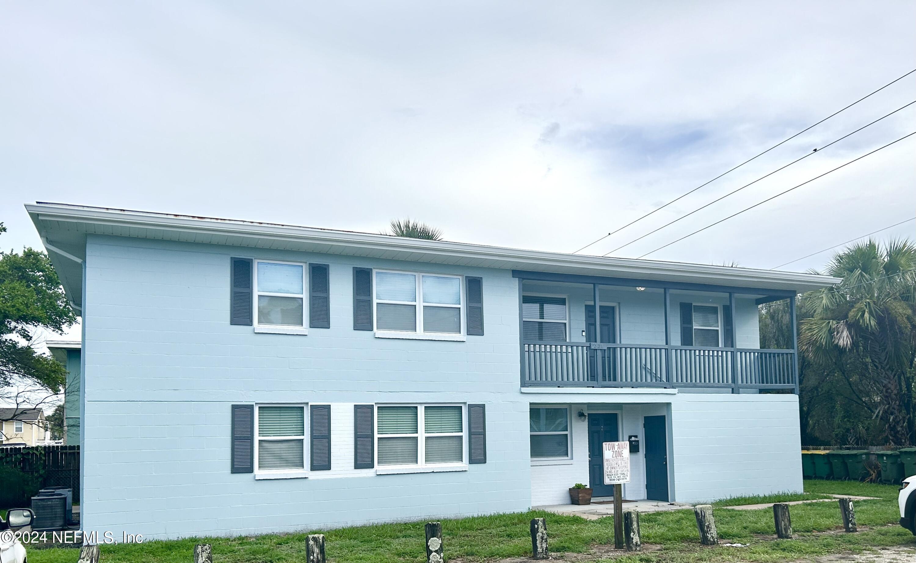 328 15TH Avenue N, 1