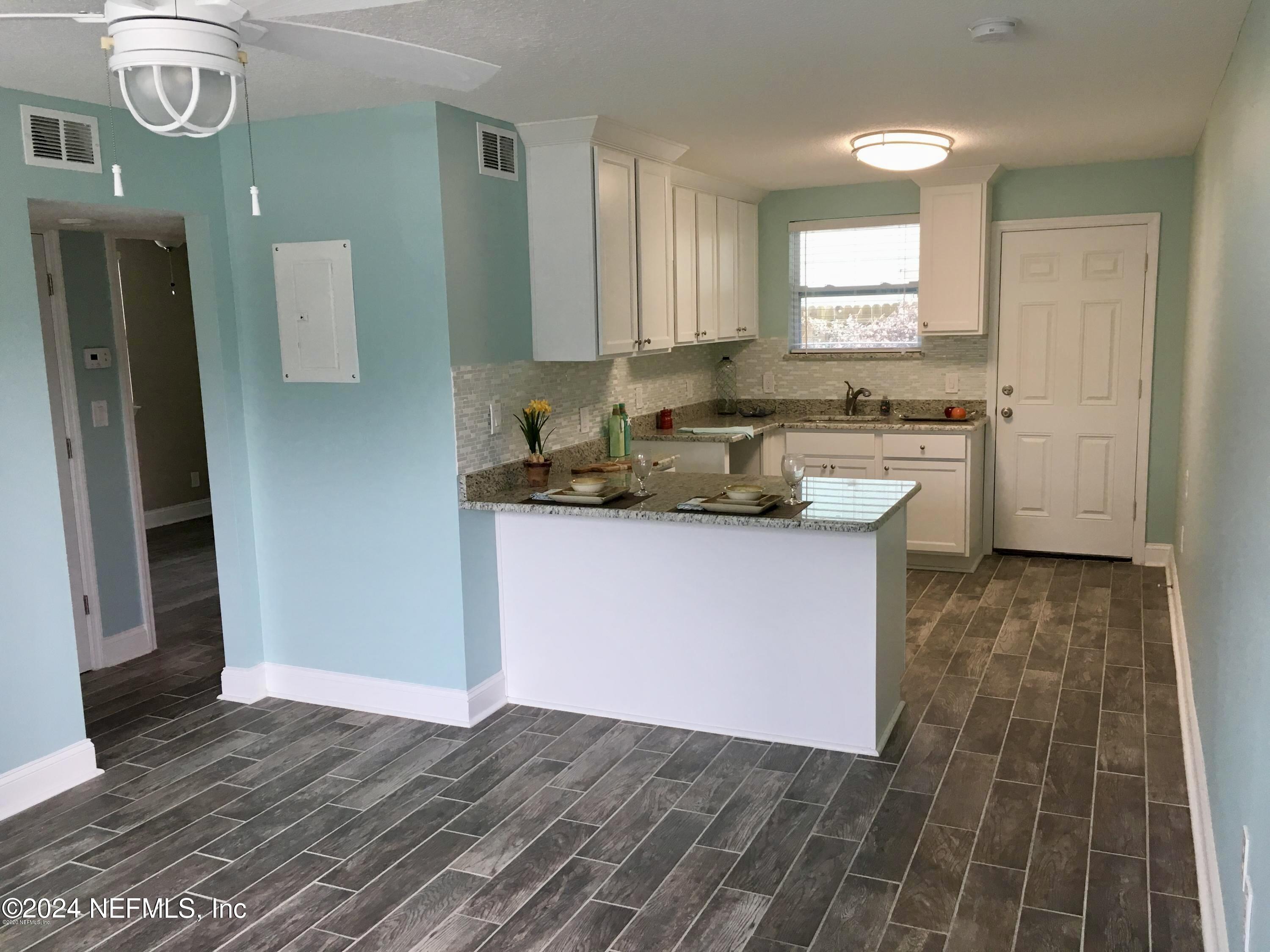 328 15TH Avenue N, 1