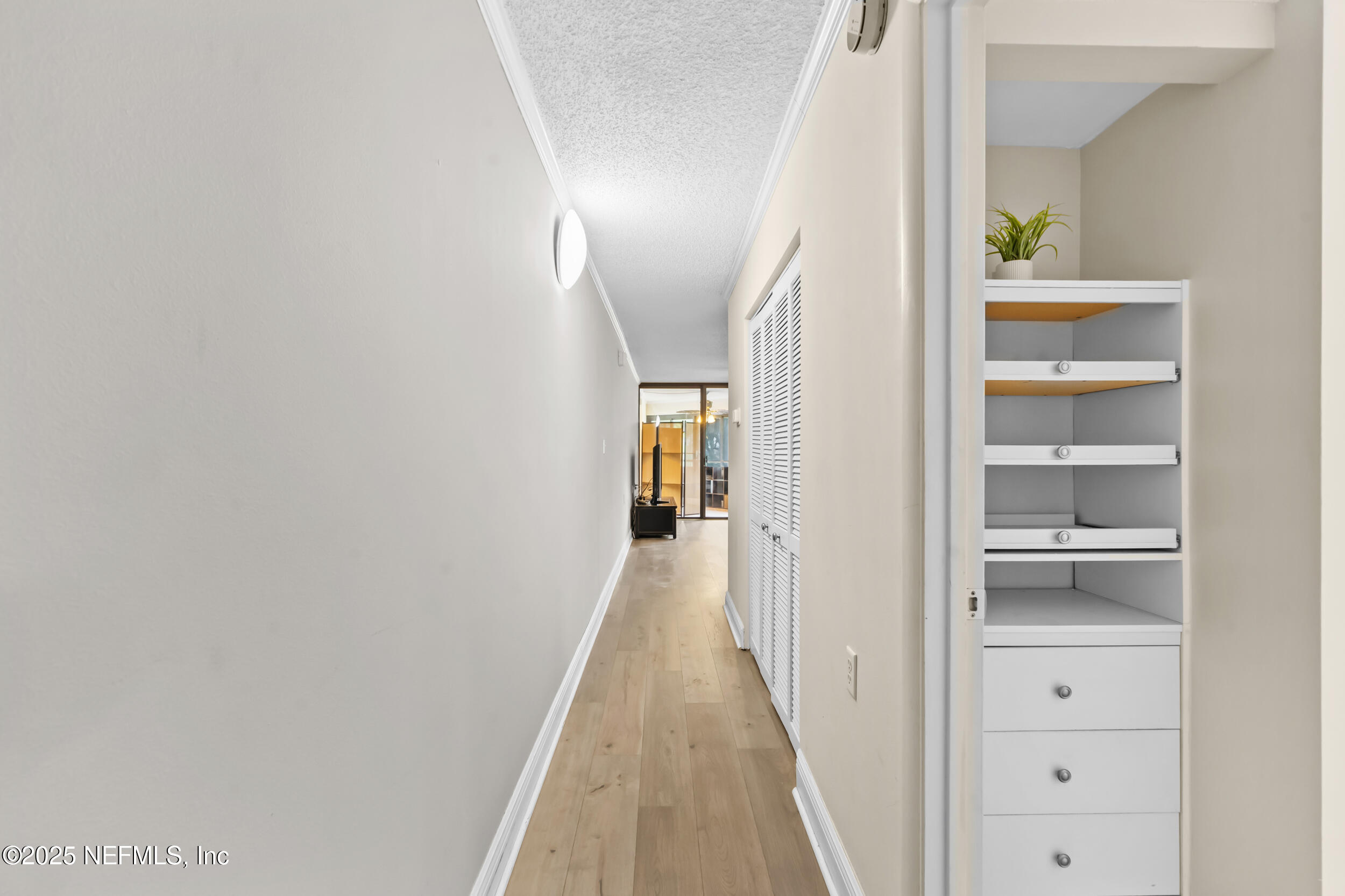 1071 EDGEWOOD Avenue S, 206