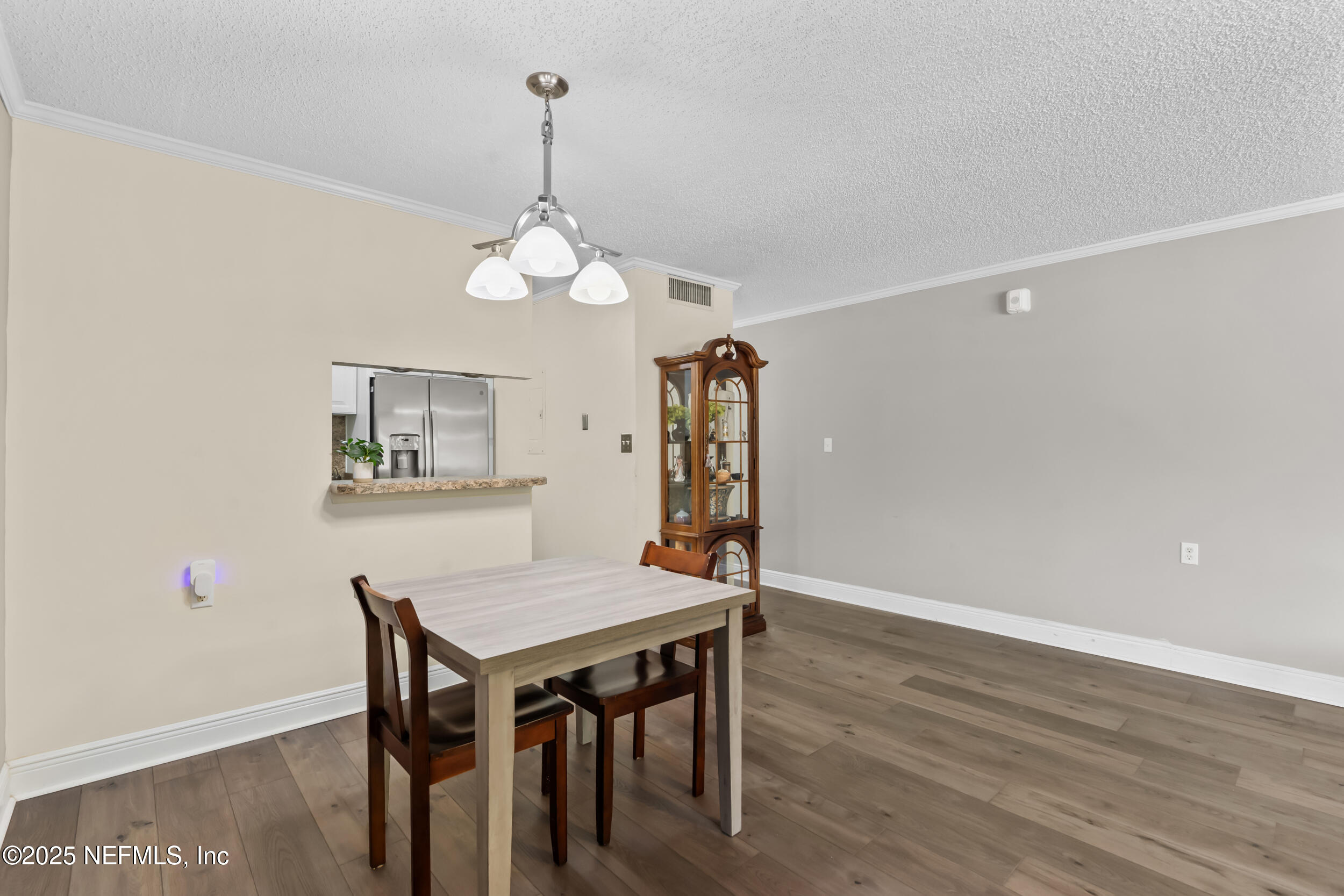 1071 EDGEWOOD Avenue S, 206