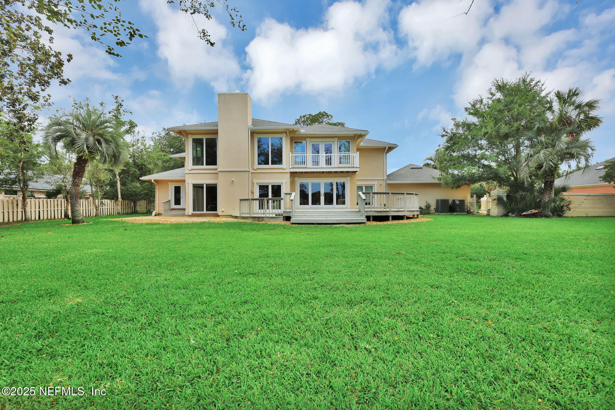 8227 MAR DEL PLATA Street E