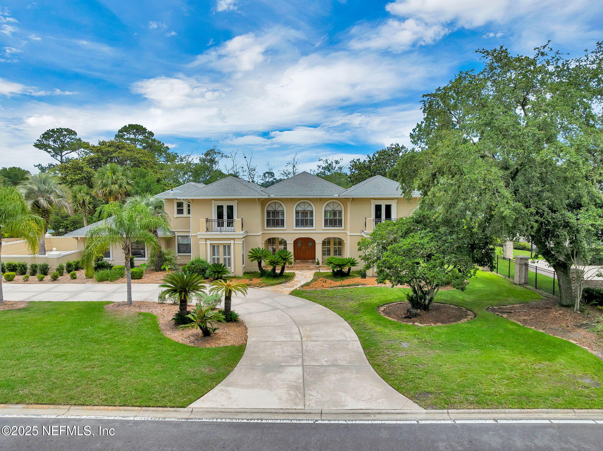 8227 MAR DEL PLATA Street E