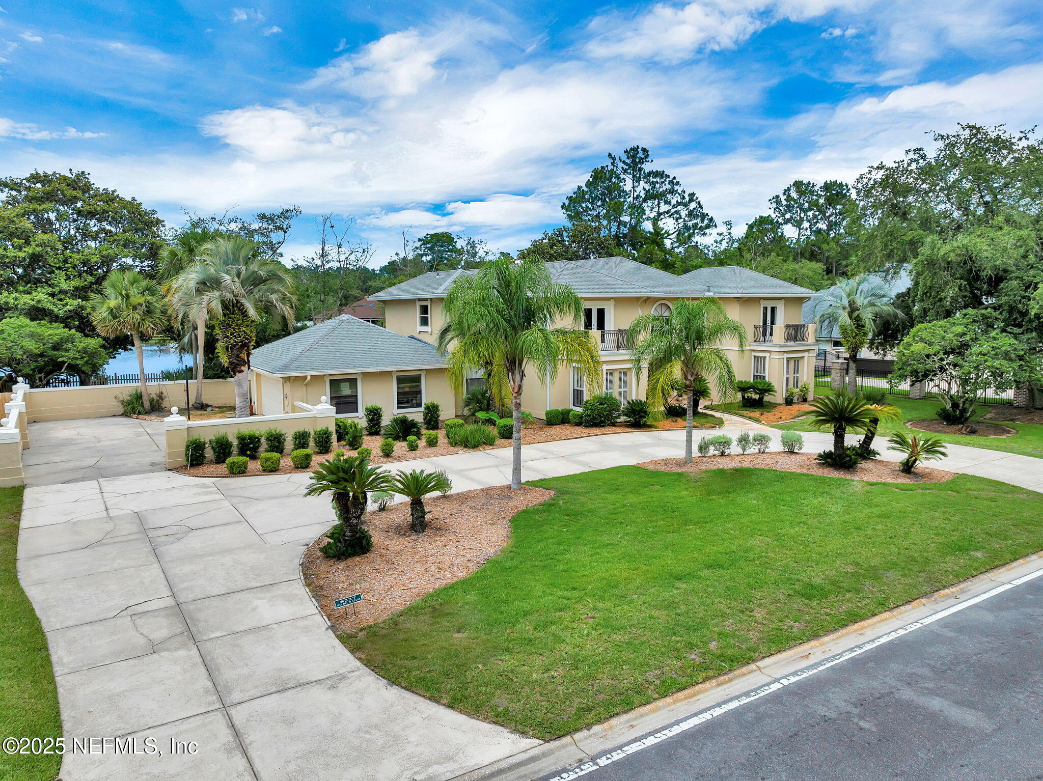 8227 MAR DEL PLATA Street E