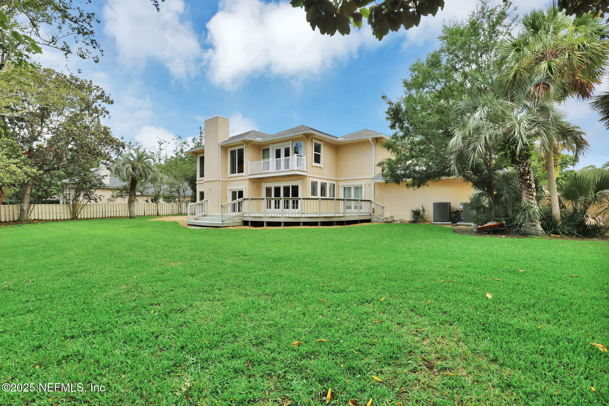 8227 MAR DEL PLATA Street E