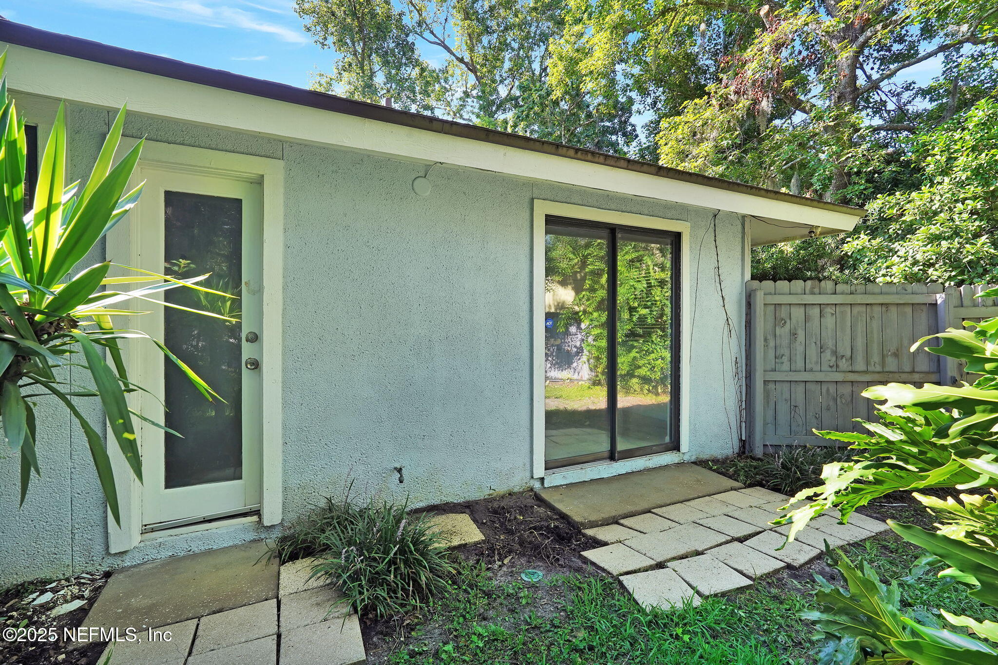 2244 EAGLES NEST Road