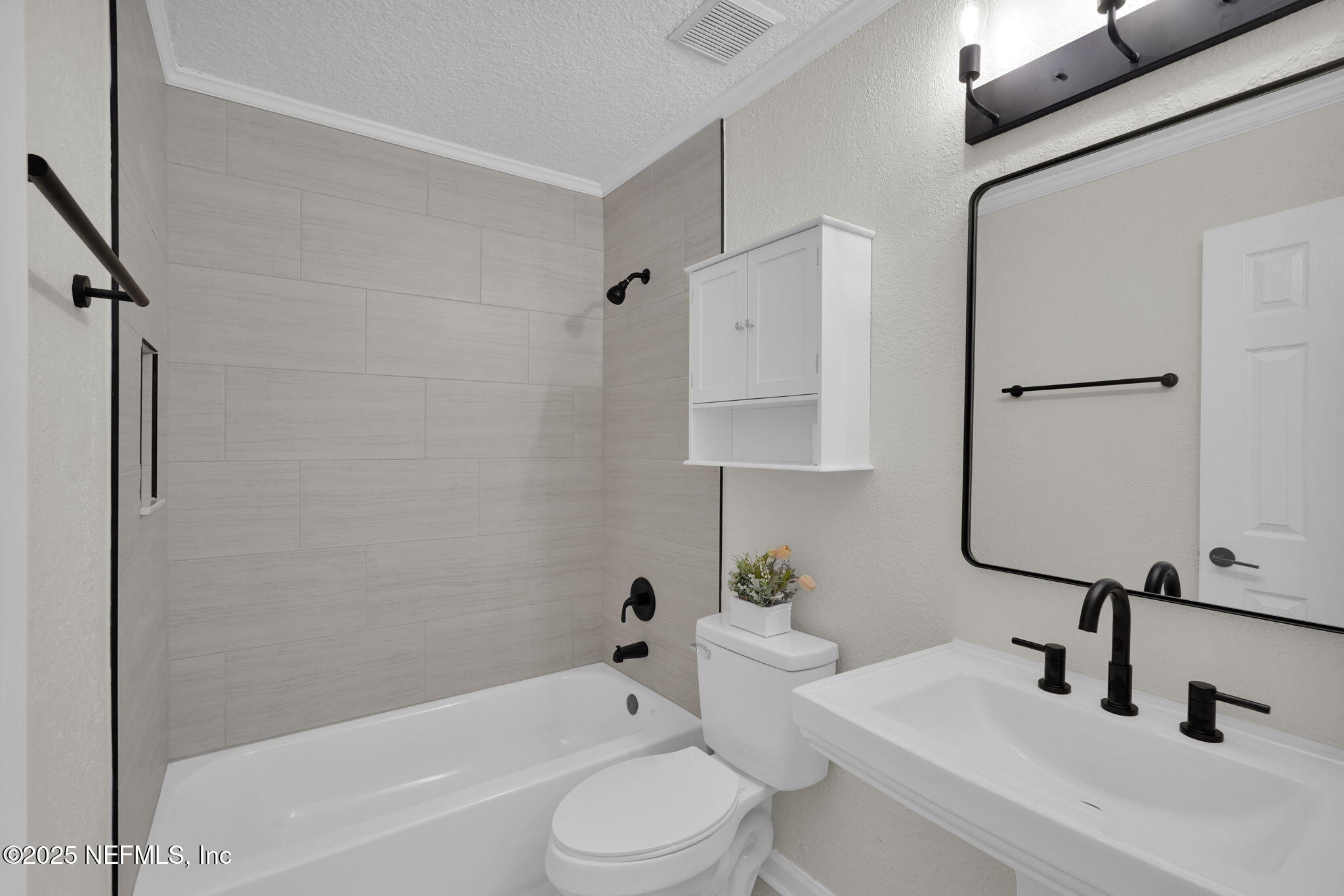 2244 EAGLES NEST Road