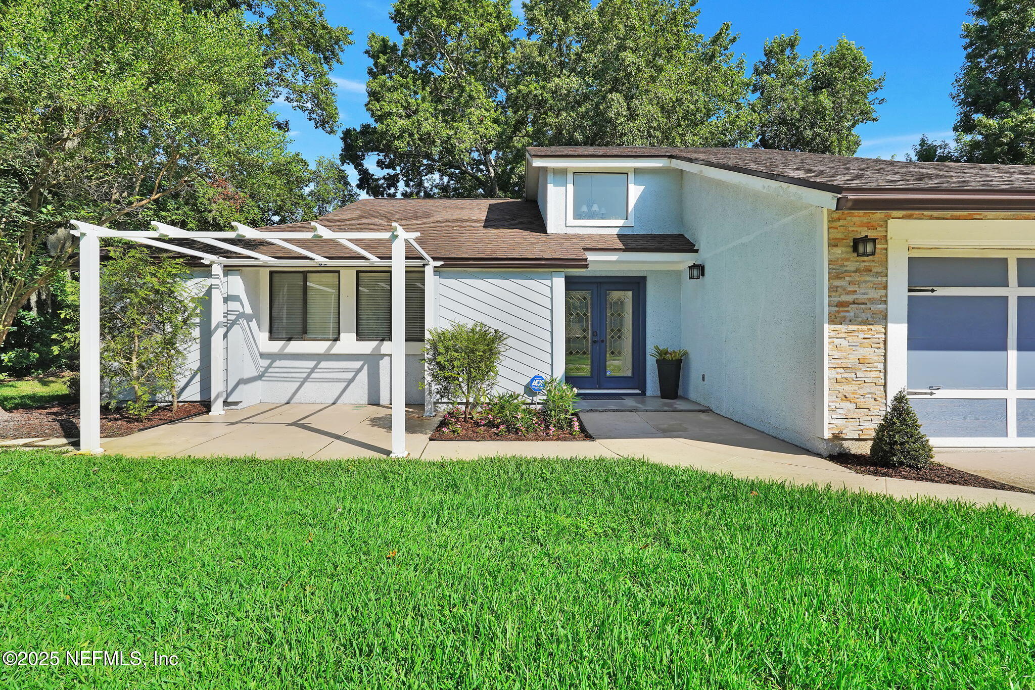 2244 EAGLES NEST Road