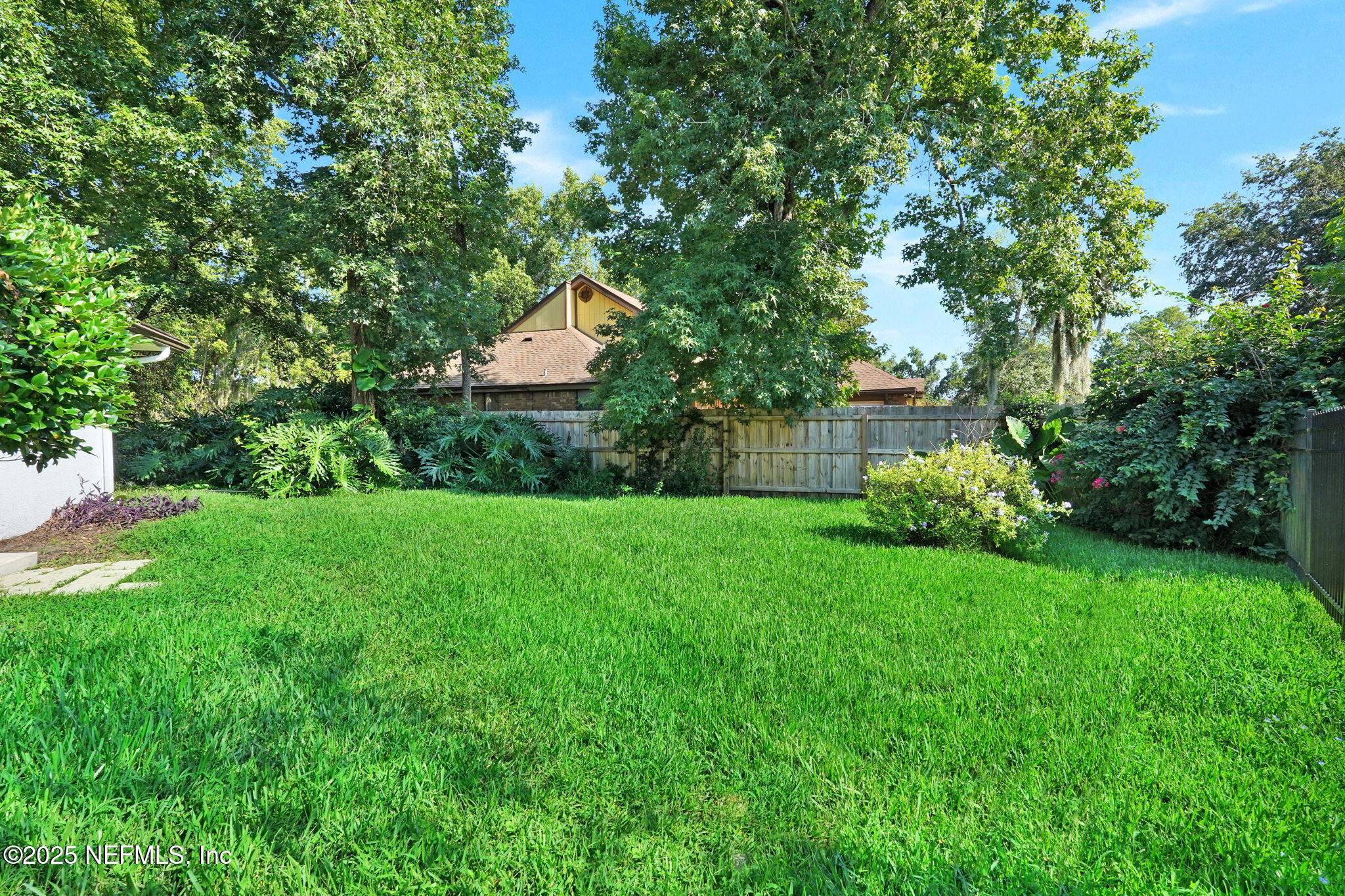 2244 EAGLES NEST Road