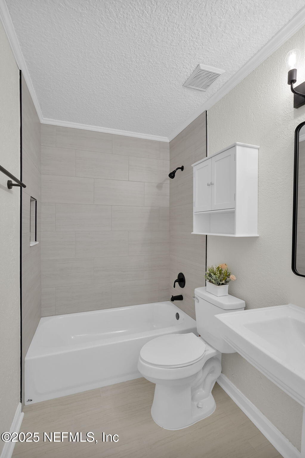 2244 EAGLES NEST Road