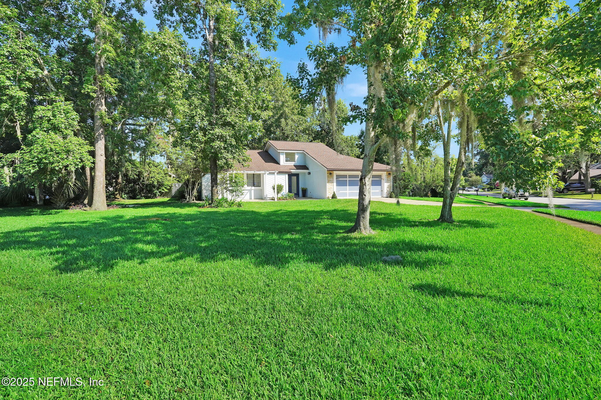 2244 EAGLES NEST Road