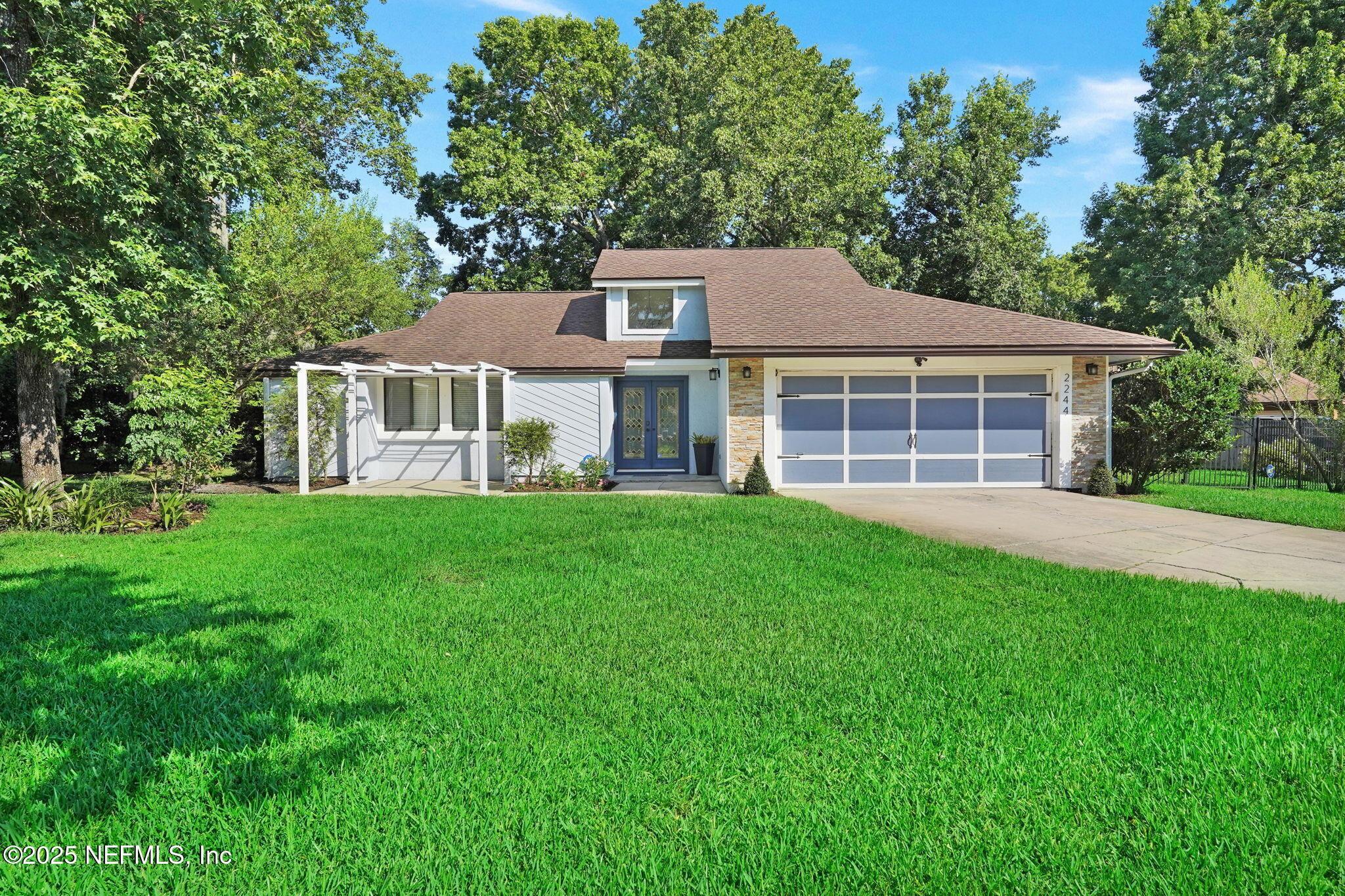 2244 EAGLES NEST Road