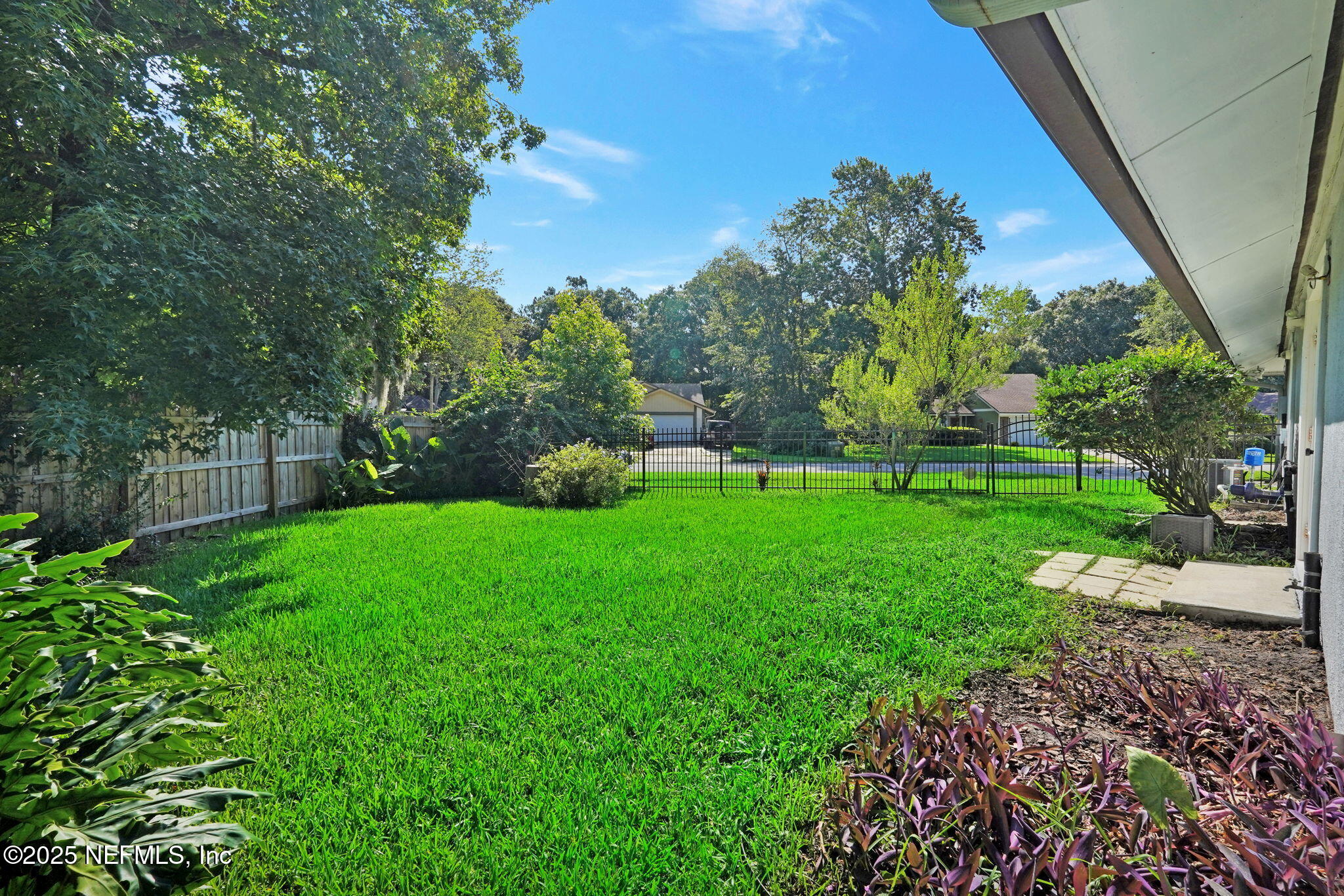 2244 EAGLES NEST Road