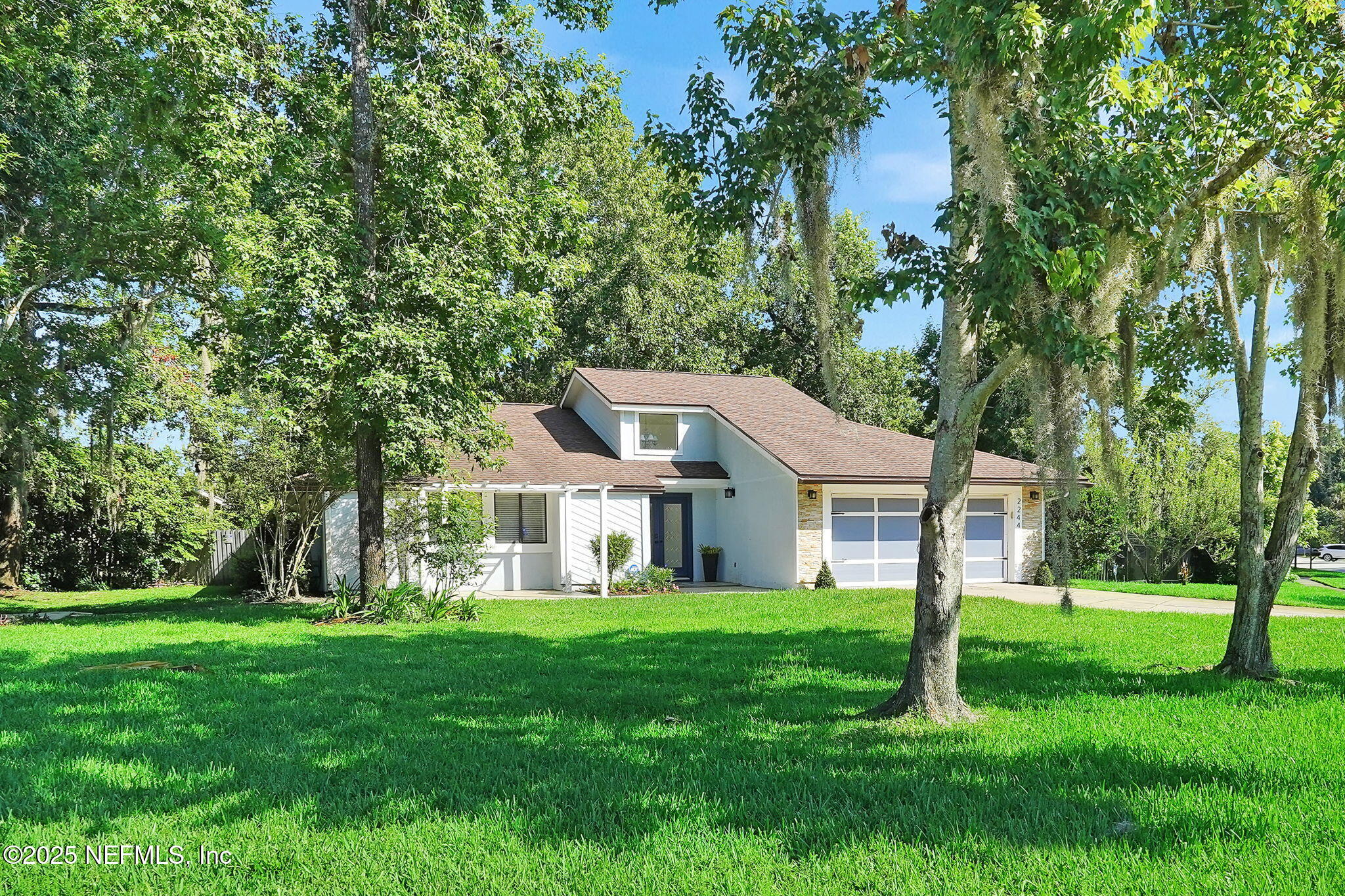 2244 EAGLES NEST Road