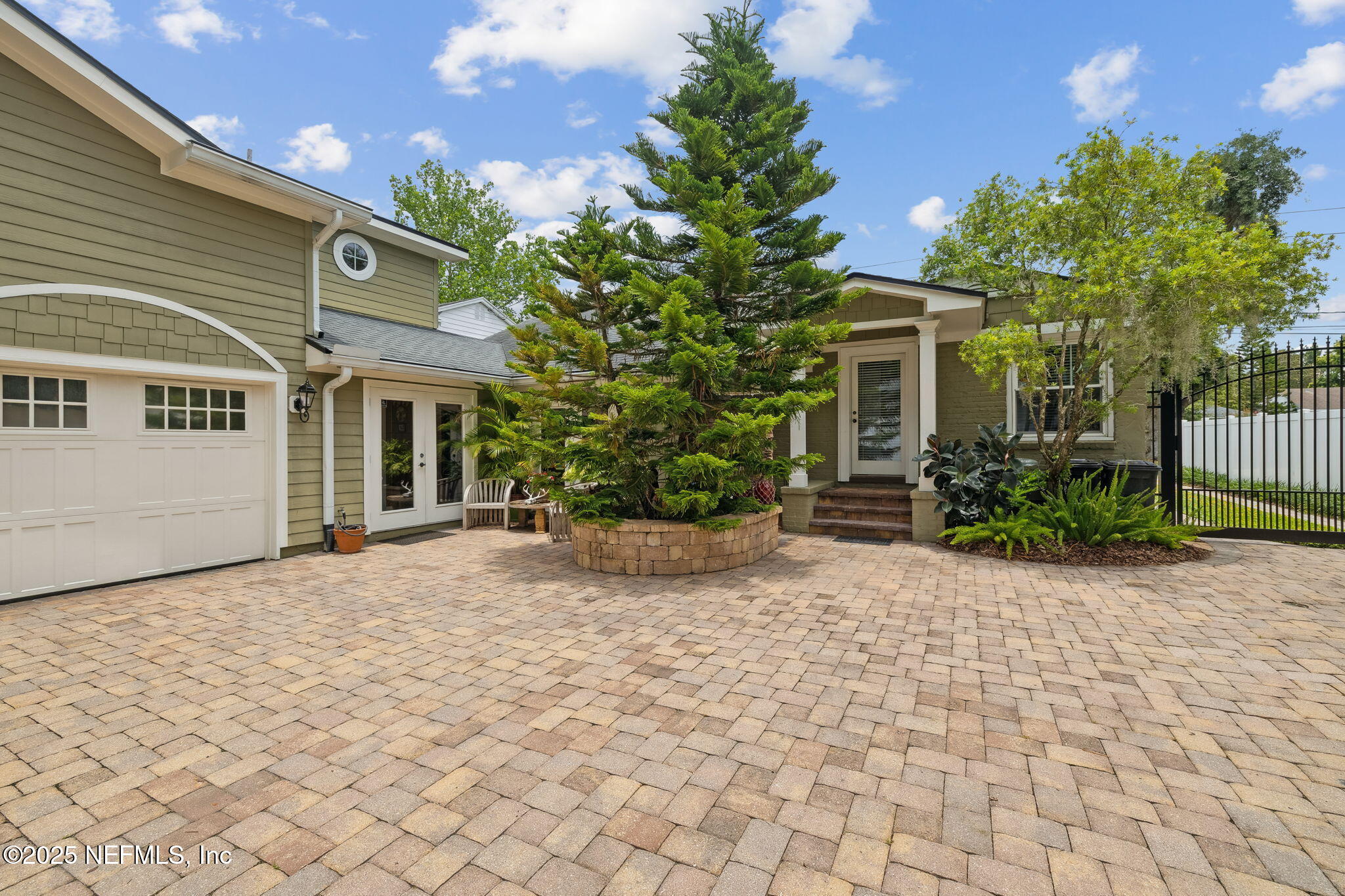 4370 GADSDEN Court