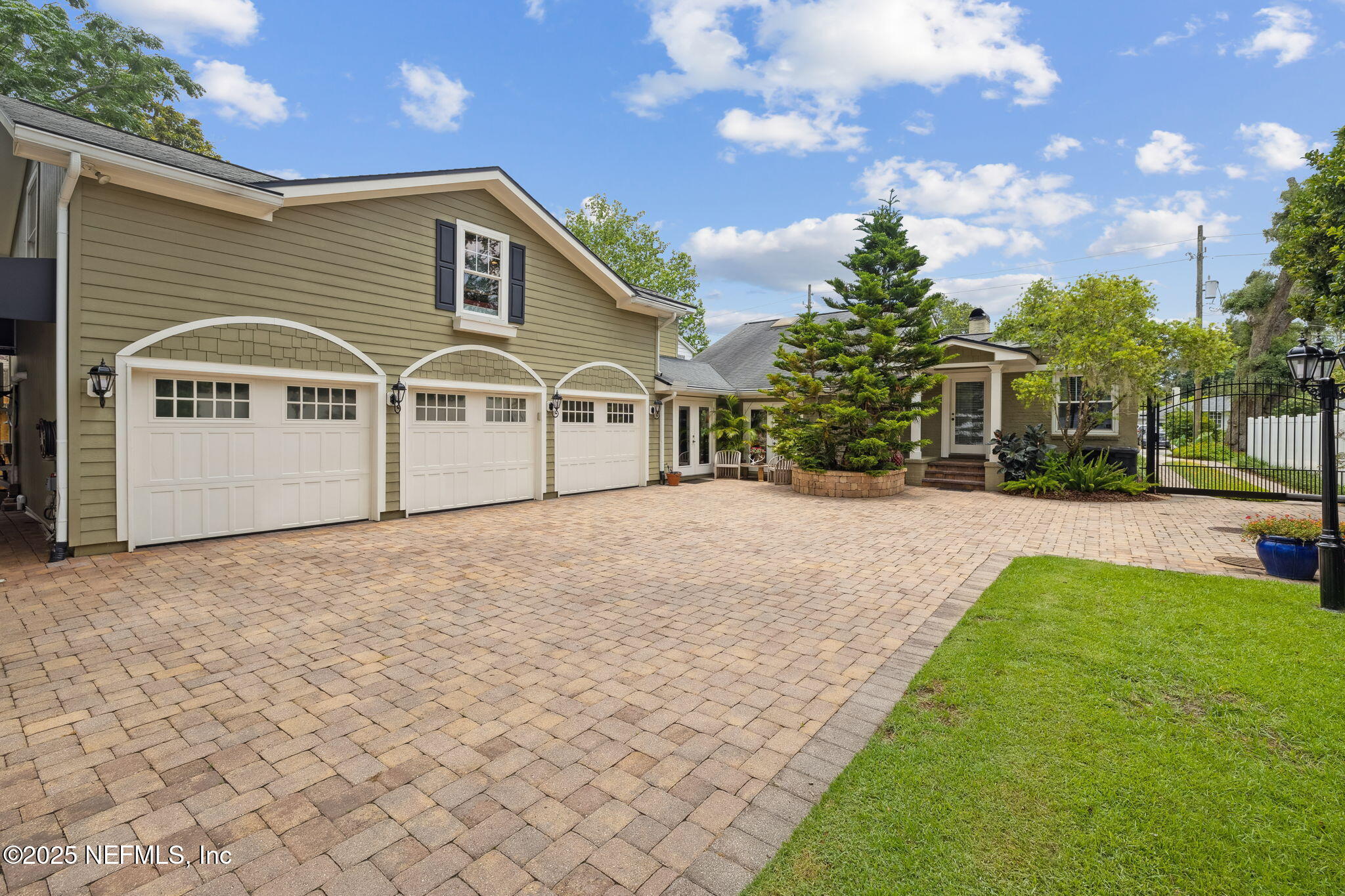 4370 GADSDEN Court