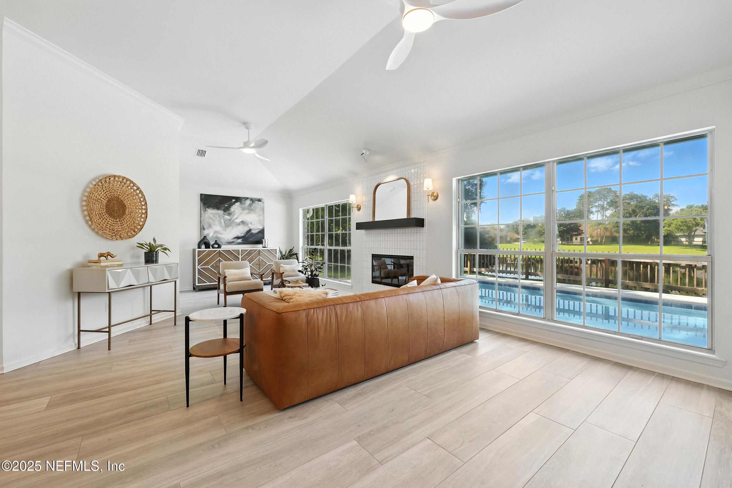 1813 ROYAL FERN Lane