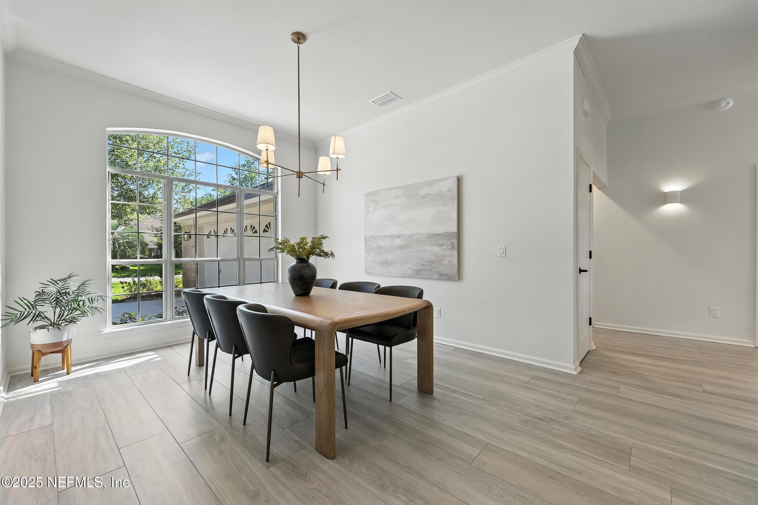 1813 ROYAL FERN Lane