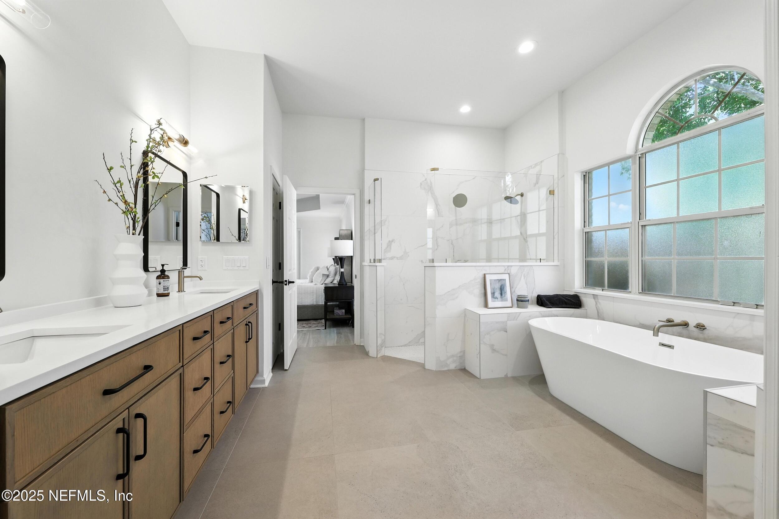 1813 ROYAL FERN Lane