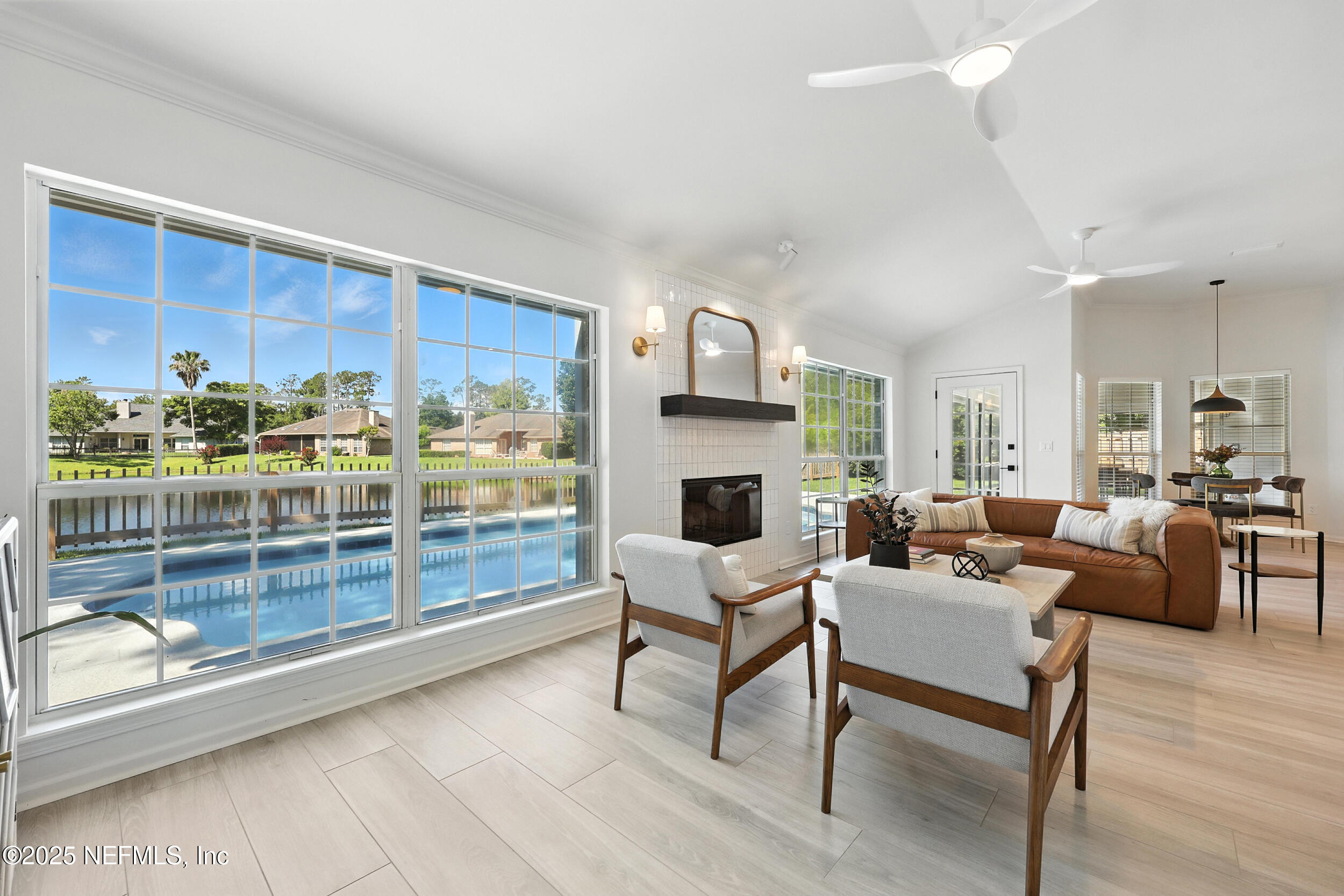 1813 ROYAL FERN Lane
