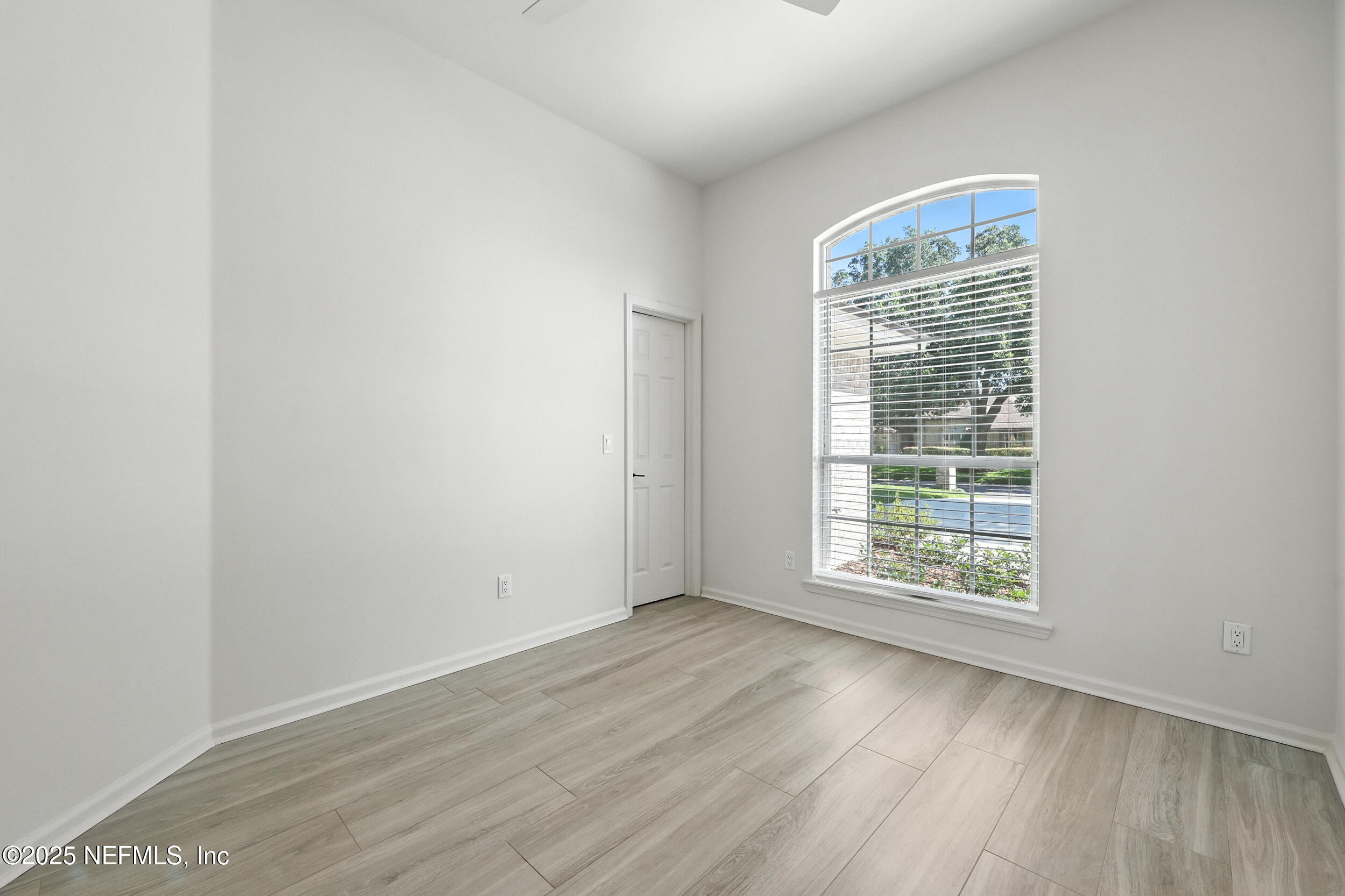 1813 ROYAL FERN Lane