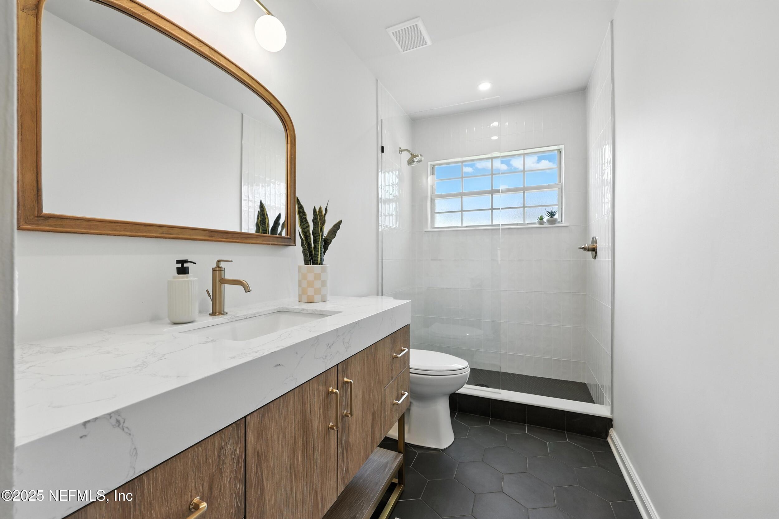 1813 ROYAL FERN Lane