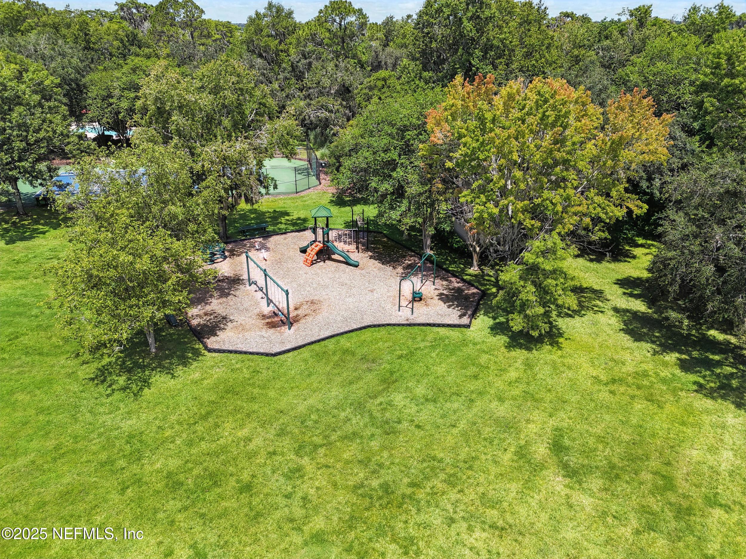 1813 ROYAL FERN Lane