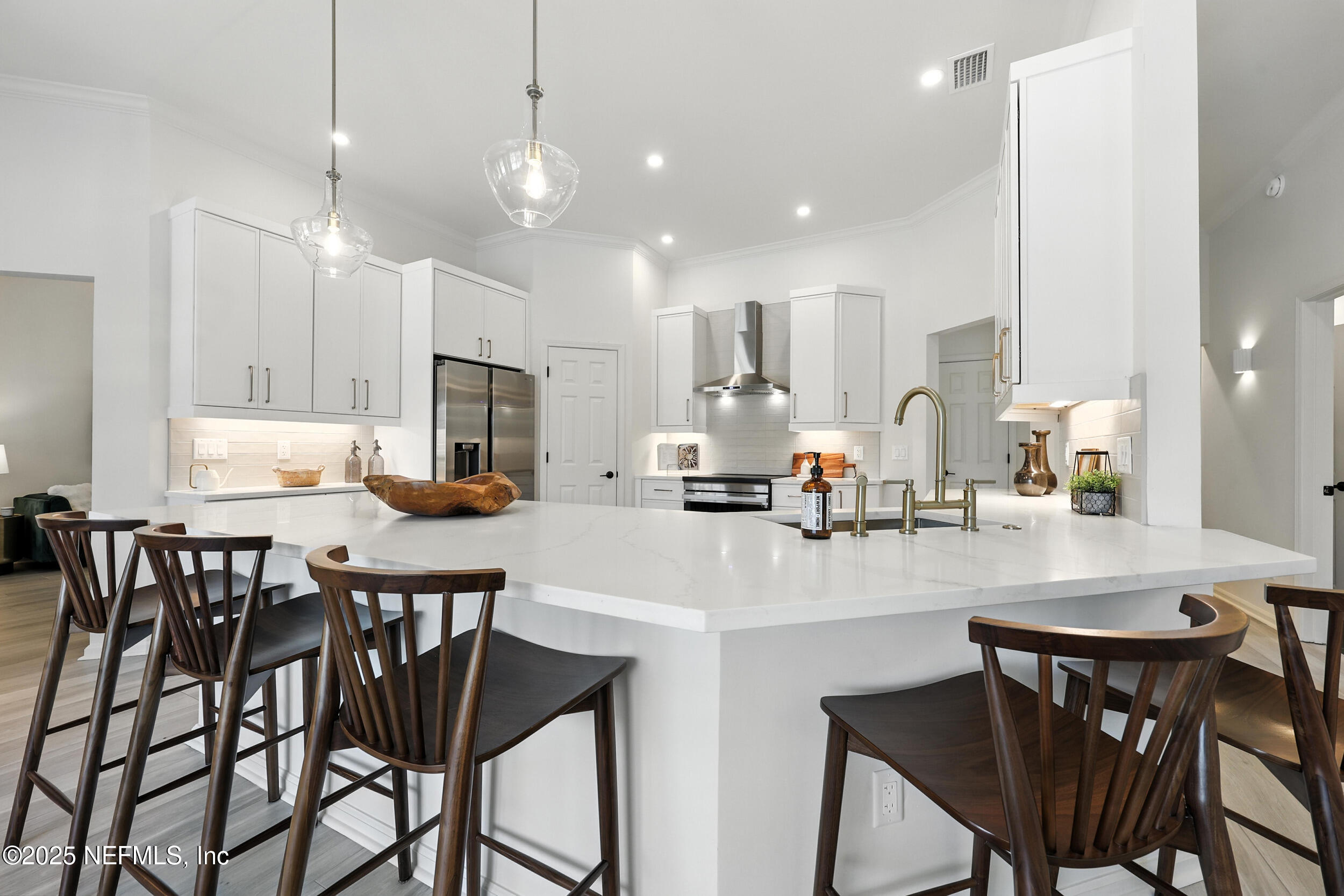 1813 ROYAL FERN Lane