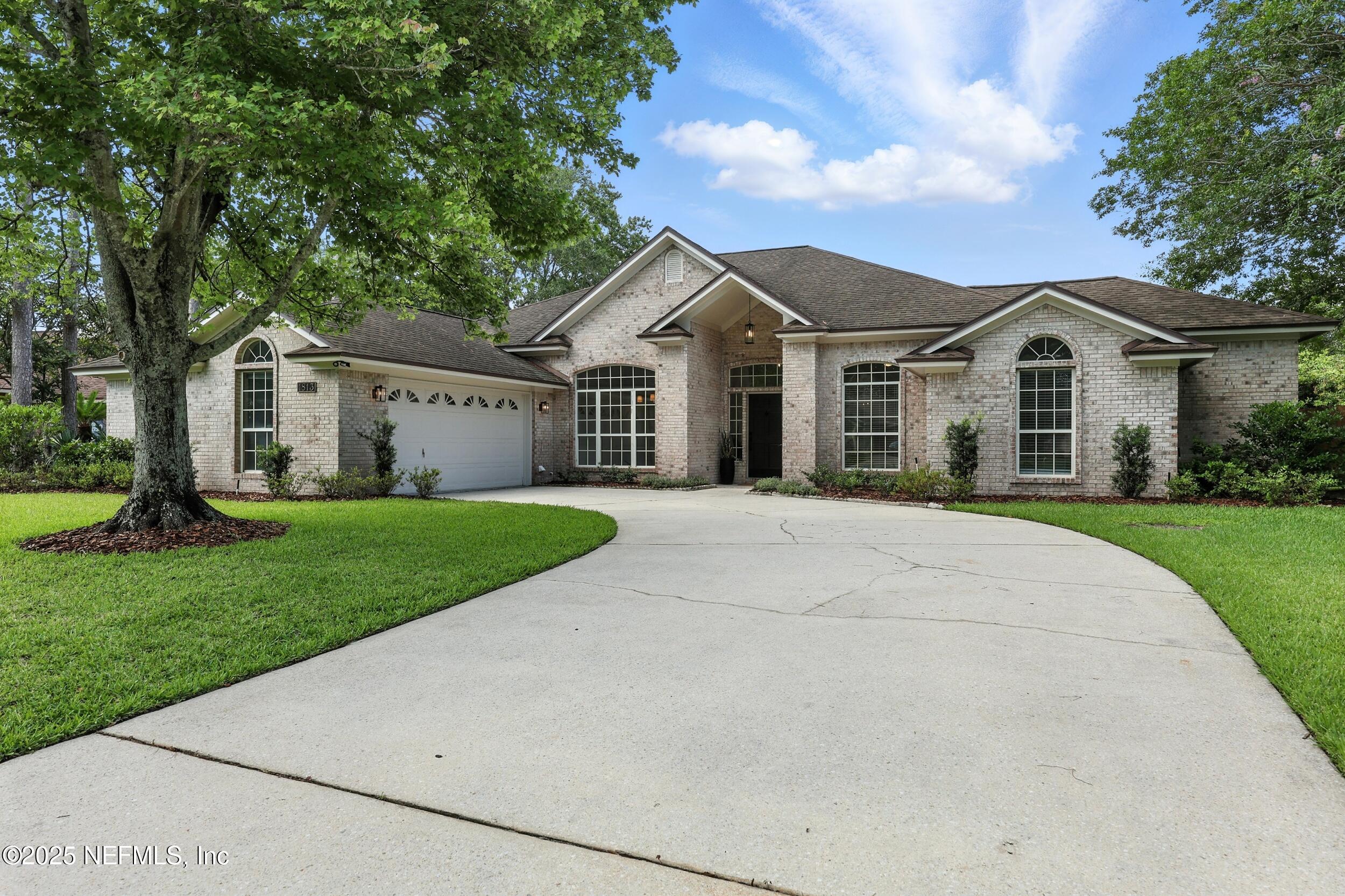 1813 ROYAL FERN Lane