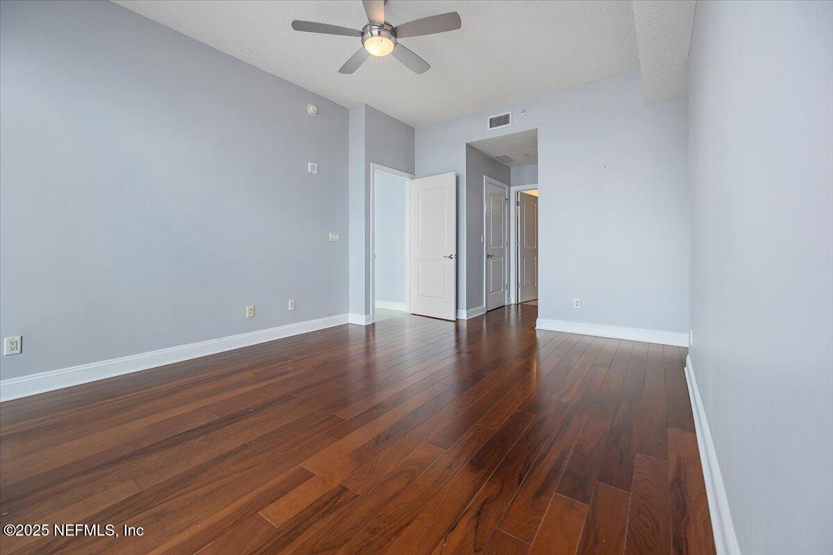 1431 RIVERPLACE Boulevard, 1610