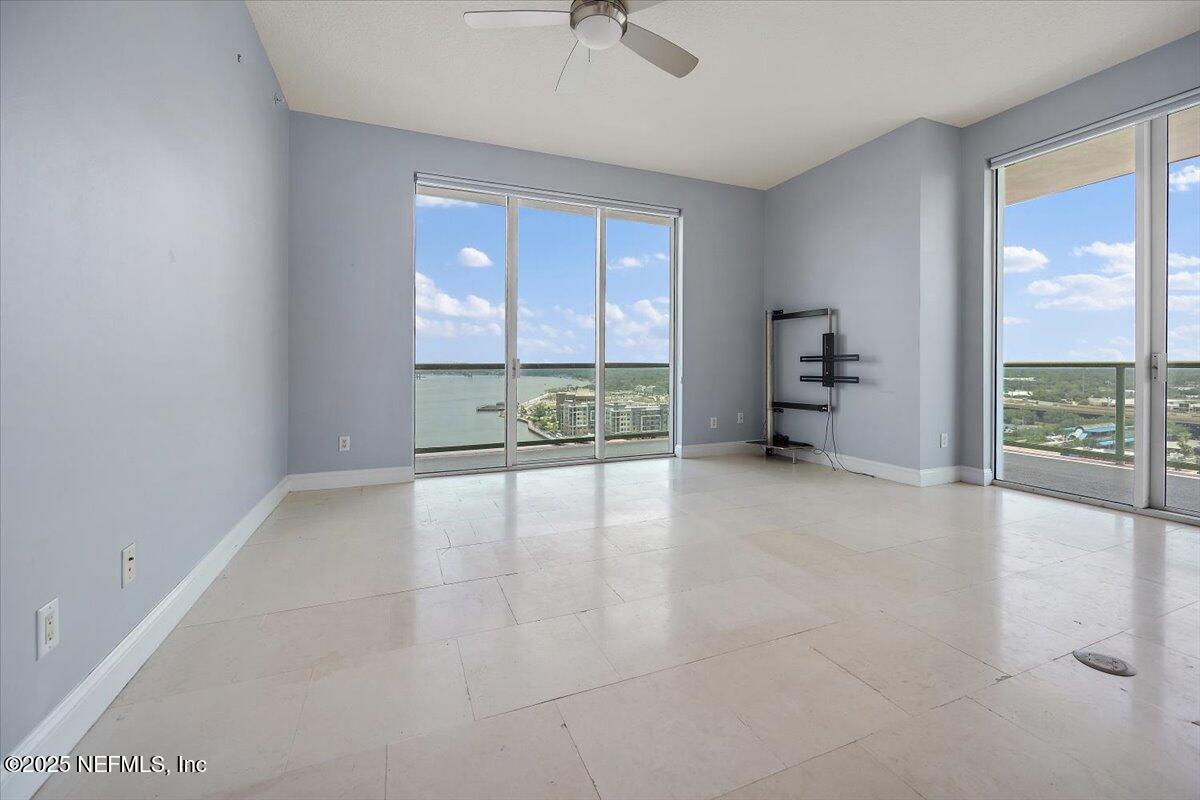 1431 RIVERPLACE Boulevard, 1610