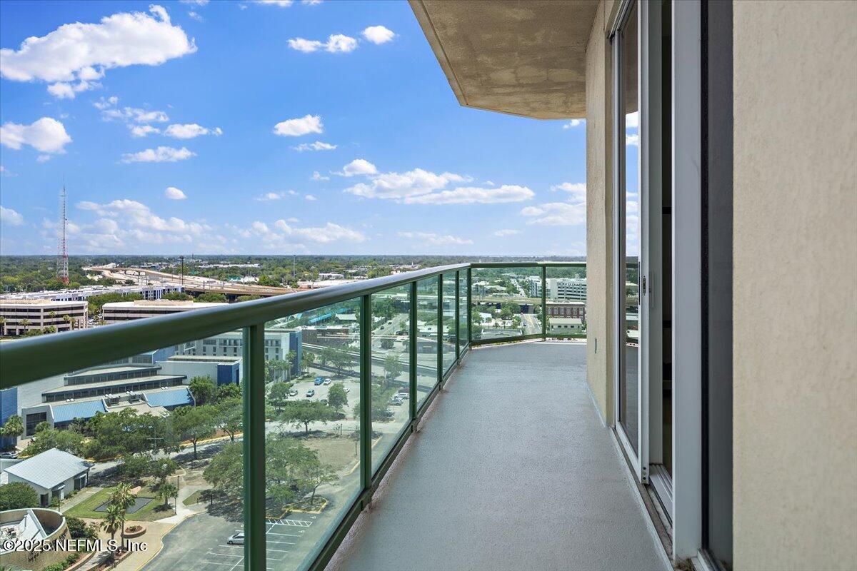 1431 RIVERPLACE Boulevard, 1610