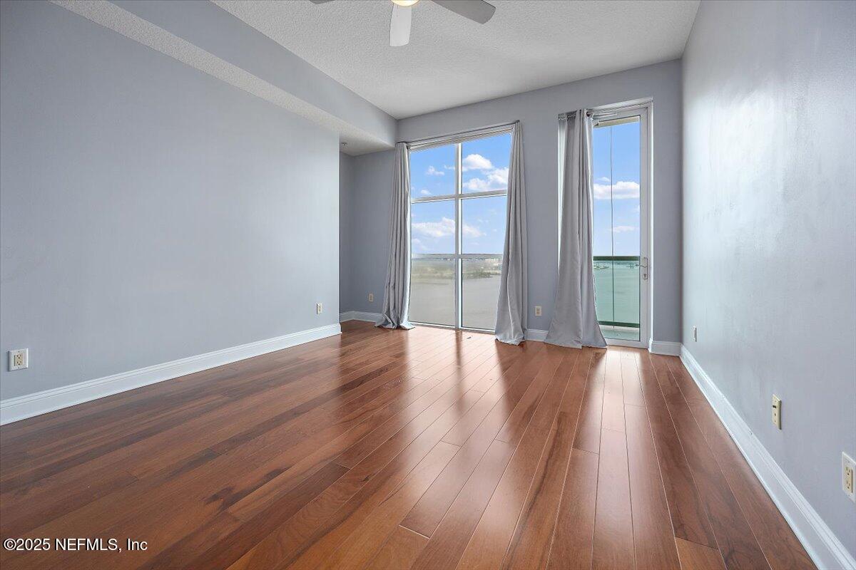 1431 RIVERPLACE Boulevard, 1610