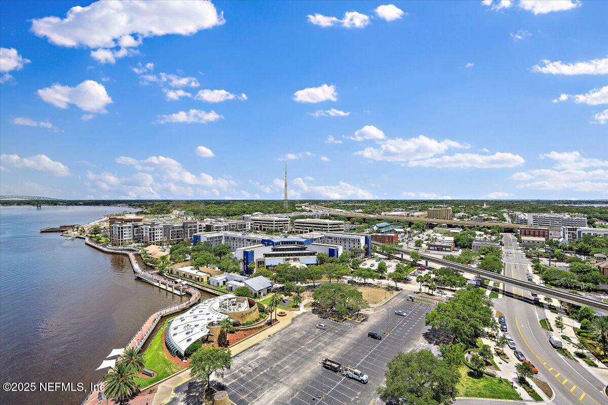 1431 RIVERPLACE Boulevard, 1610