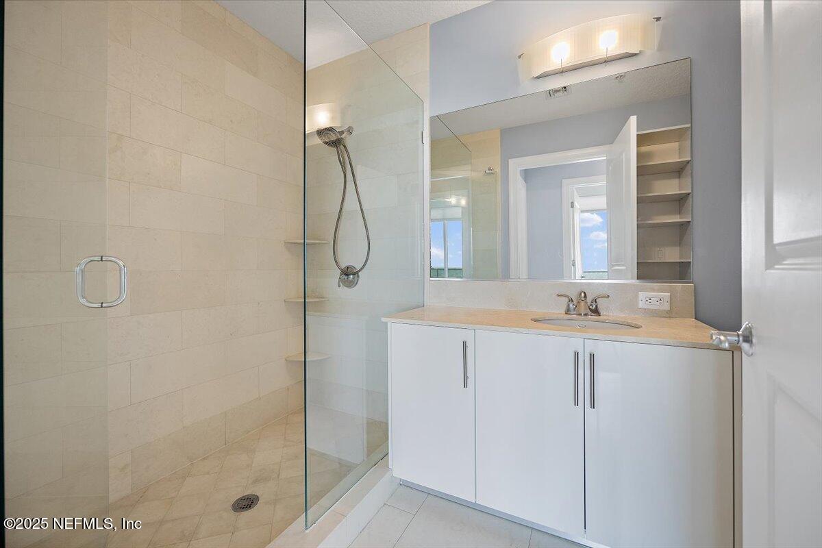 1431 RIVERPLACE Boulevard, 1610