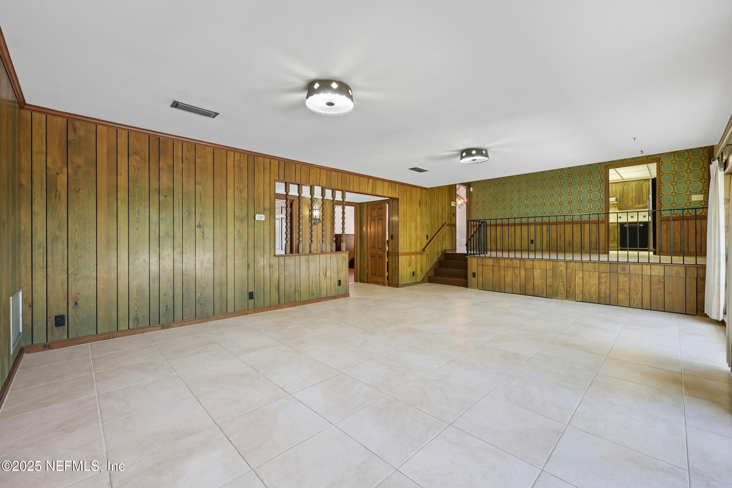 1313 E COAST Drive