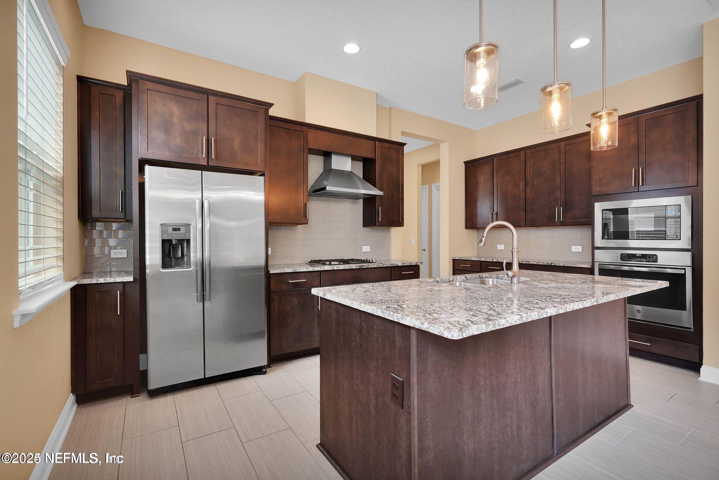 244 VISTA LAKE Circle