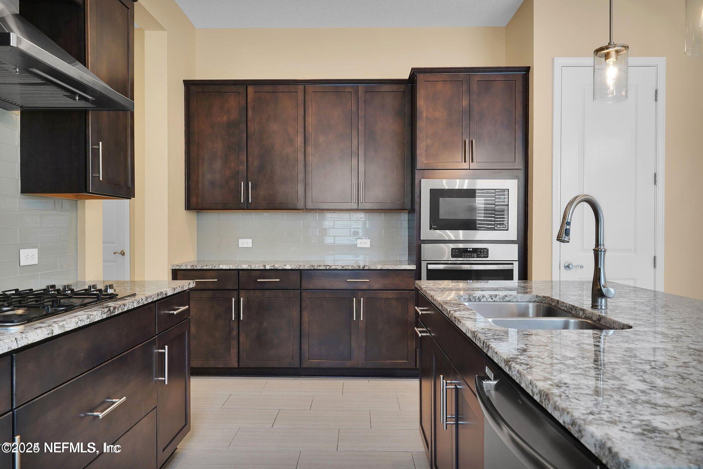 244 VISTA LAKE Circle