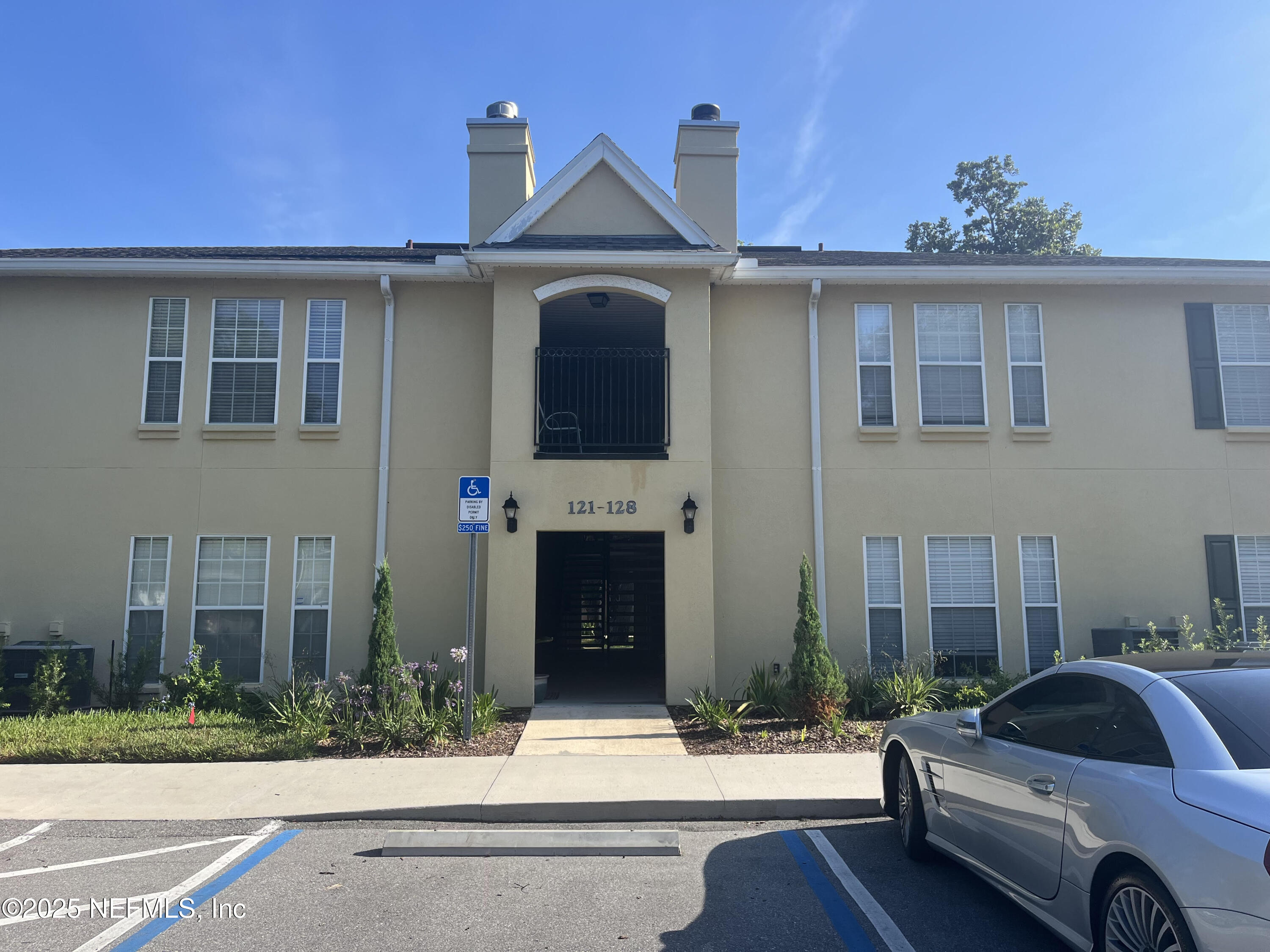 127 JARDIN DE MER Place, 127