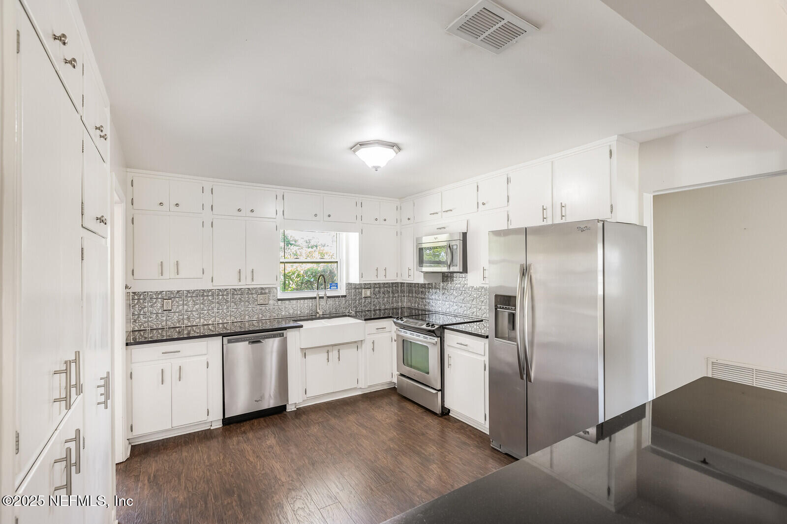 3592 THORNHILL Drive