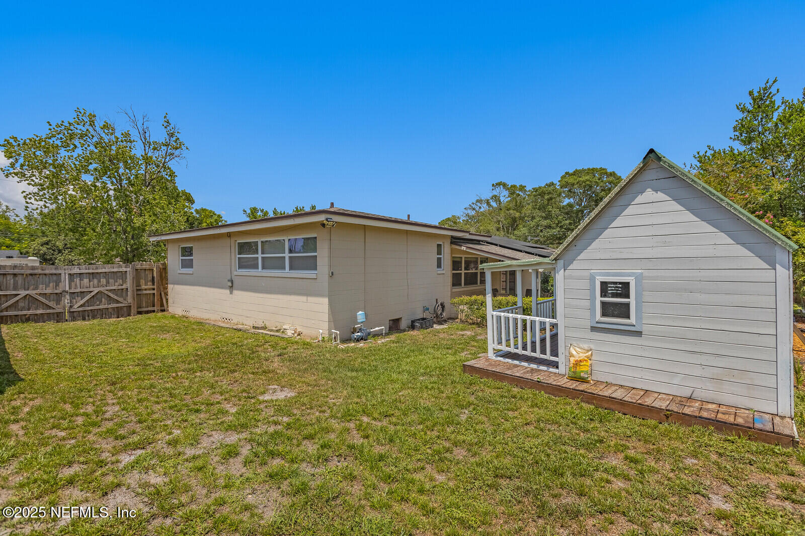 3592 THORNHILL Drive