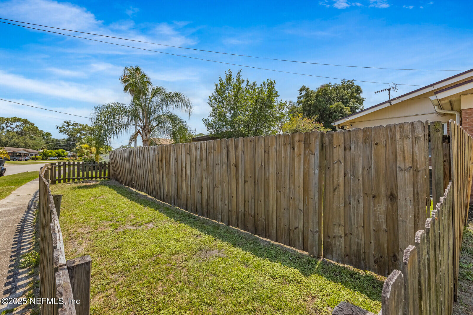 3592 THORNHILL Drive