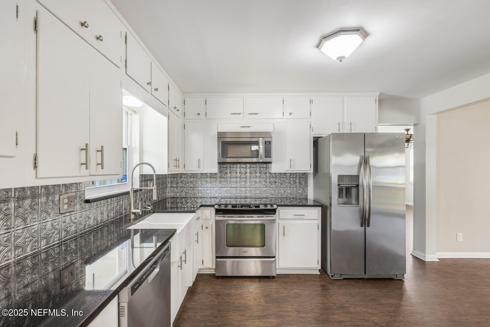 3592 THORNHILL Drive