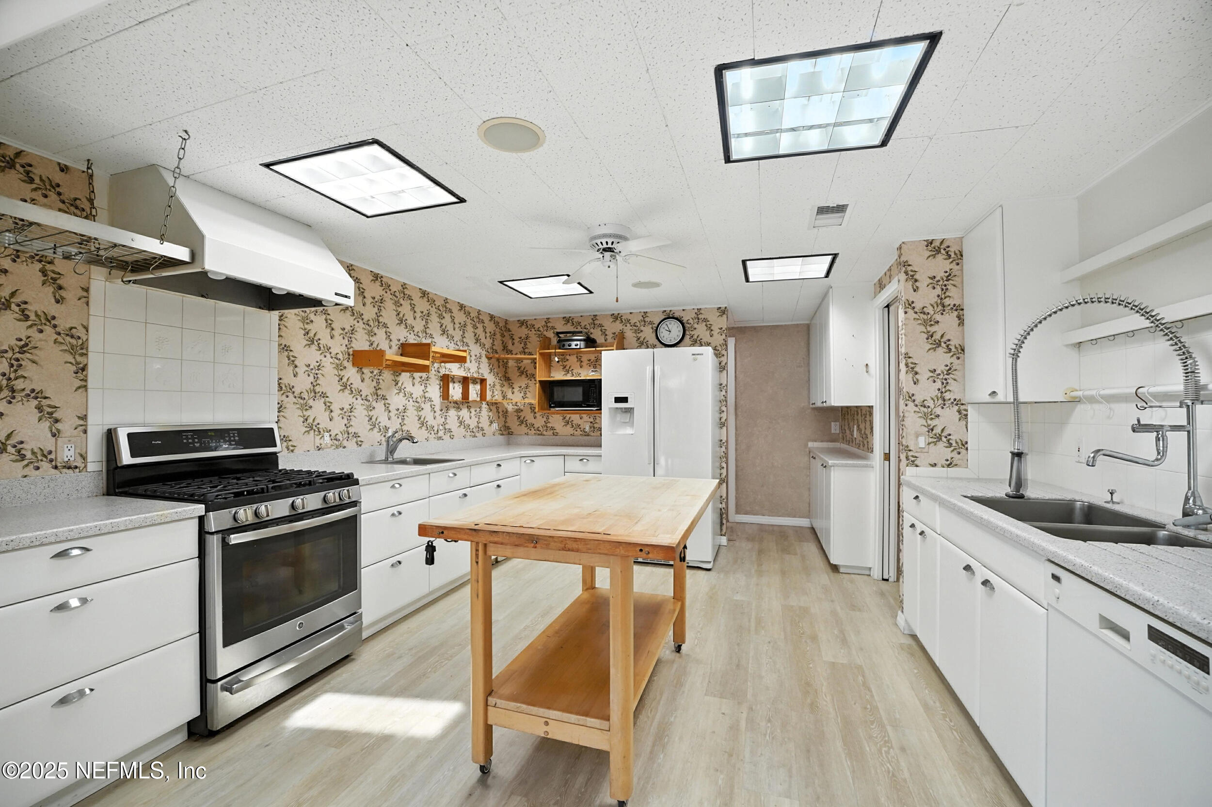 275 NAUTICAL Boulevard S