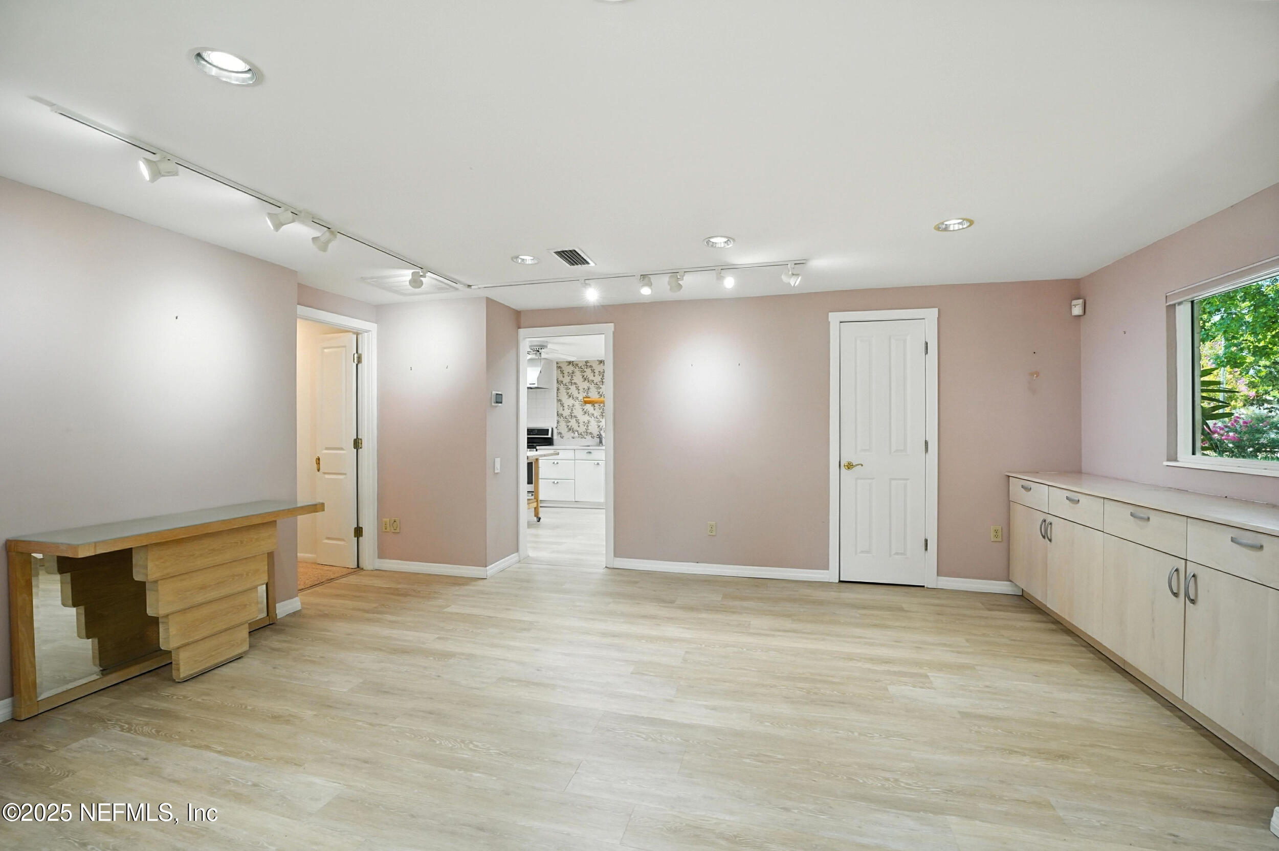 275 NAUTICAL Boulevard S