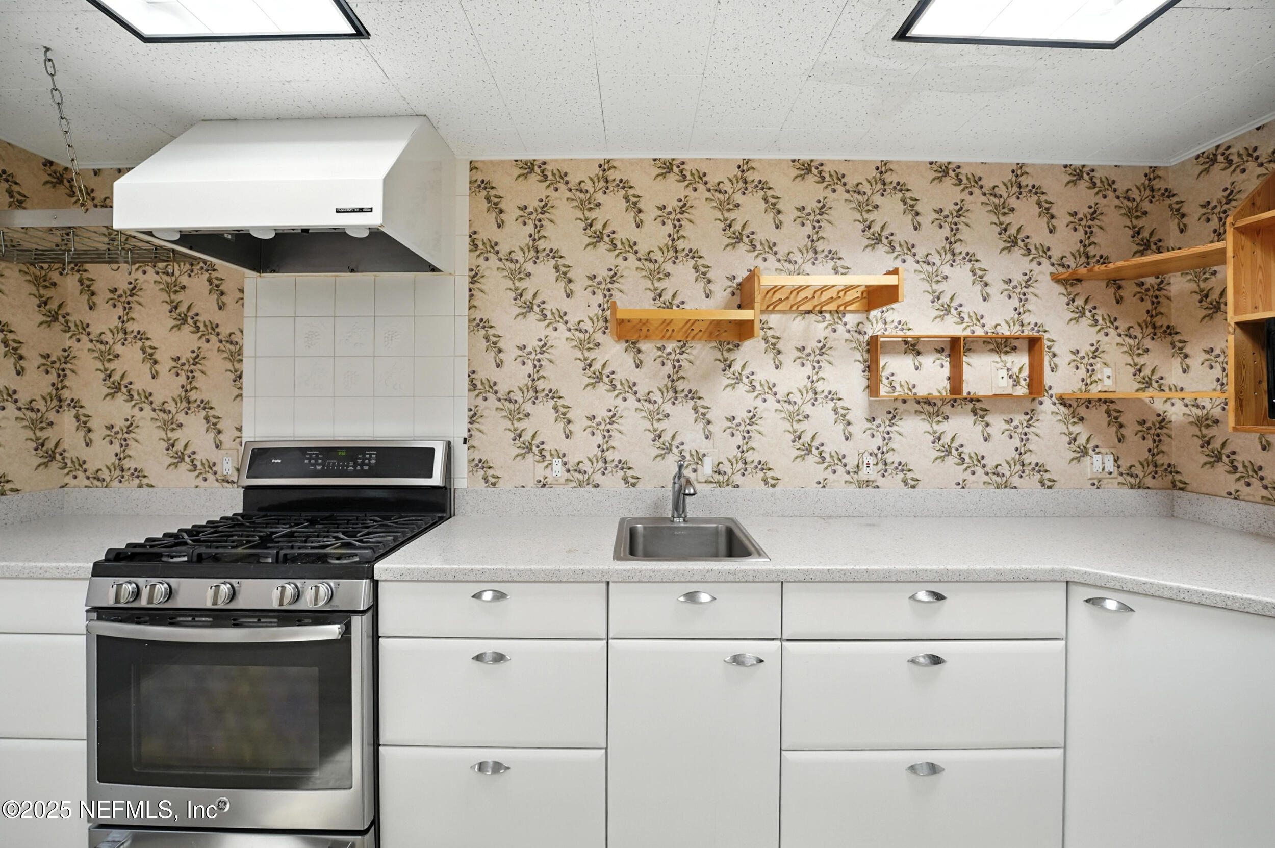 275 NAUTICAL Boulevard S