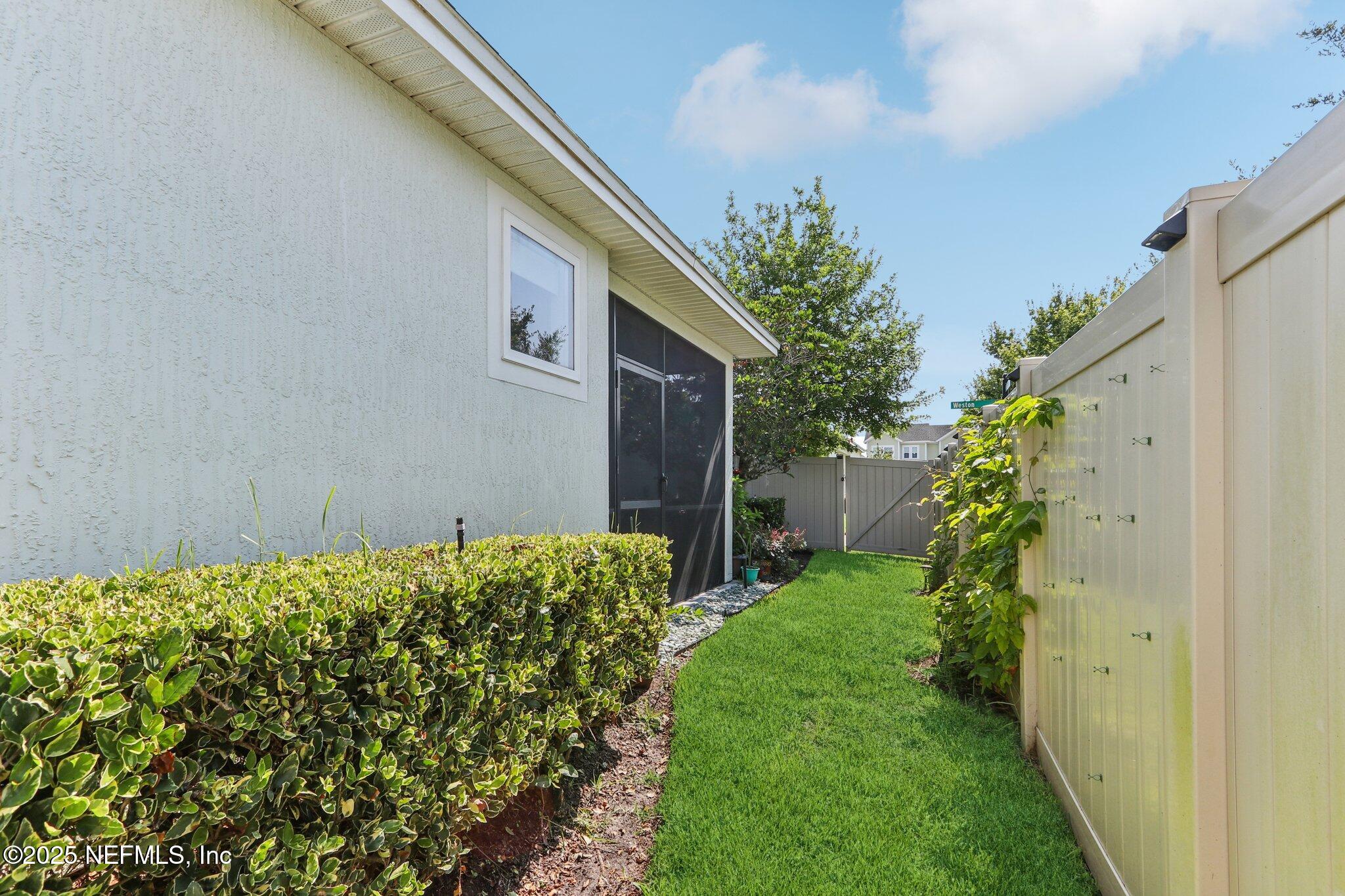 44 WESTON Circle