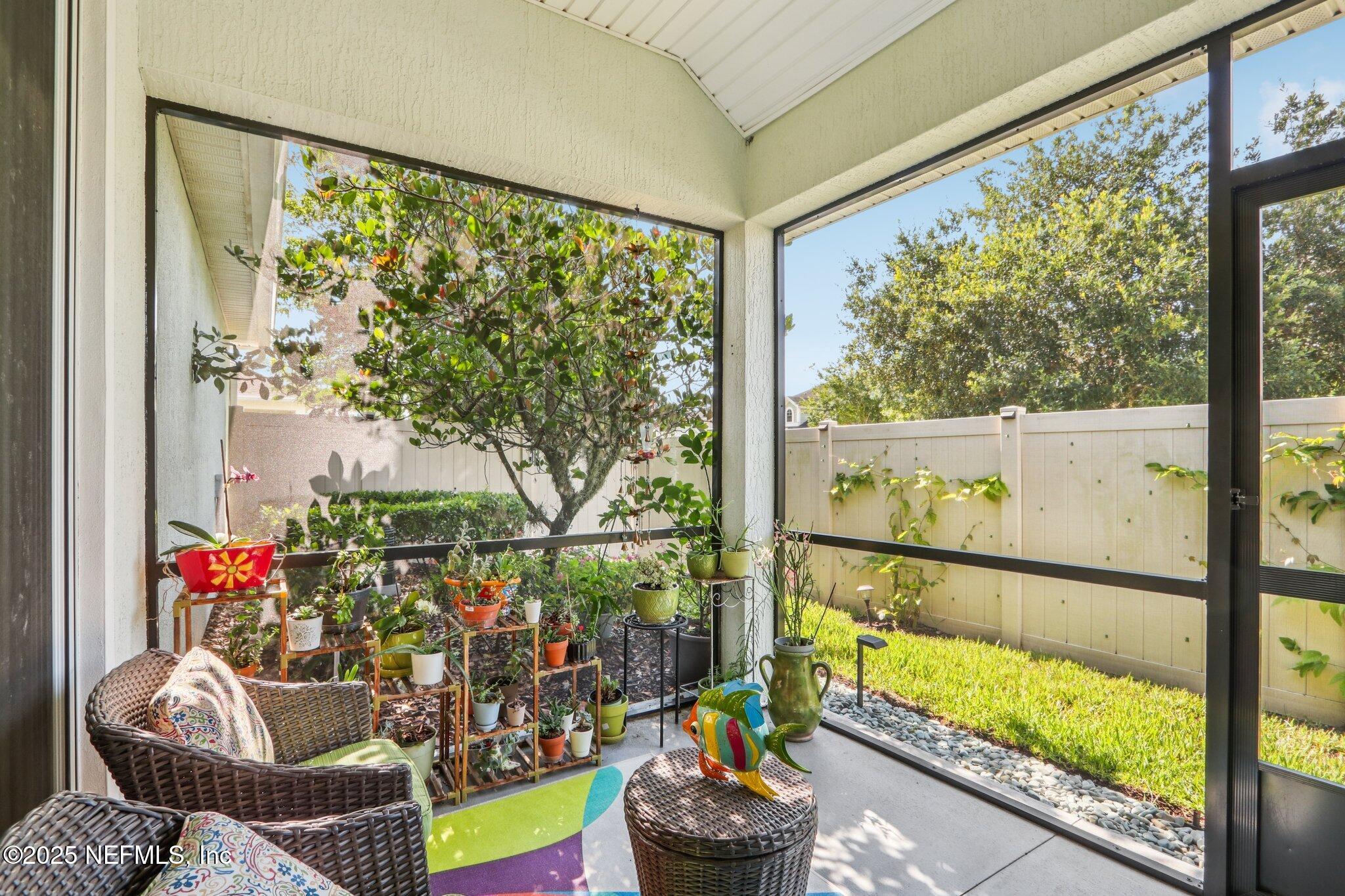 44 WESTON Circle